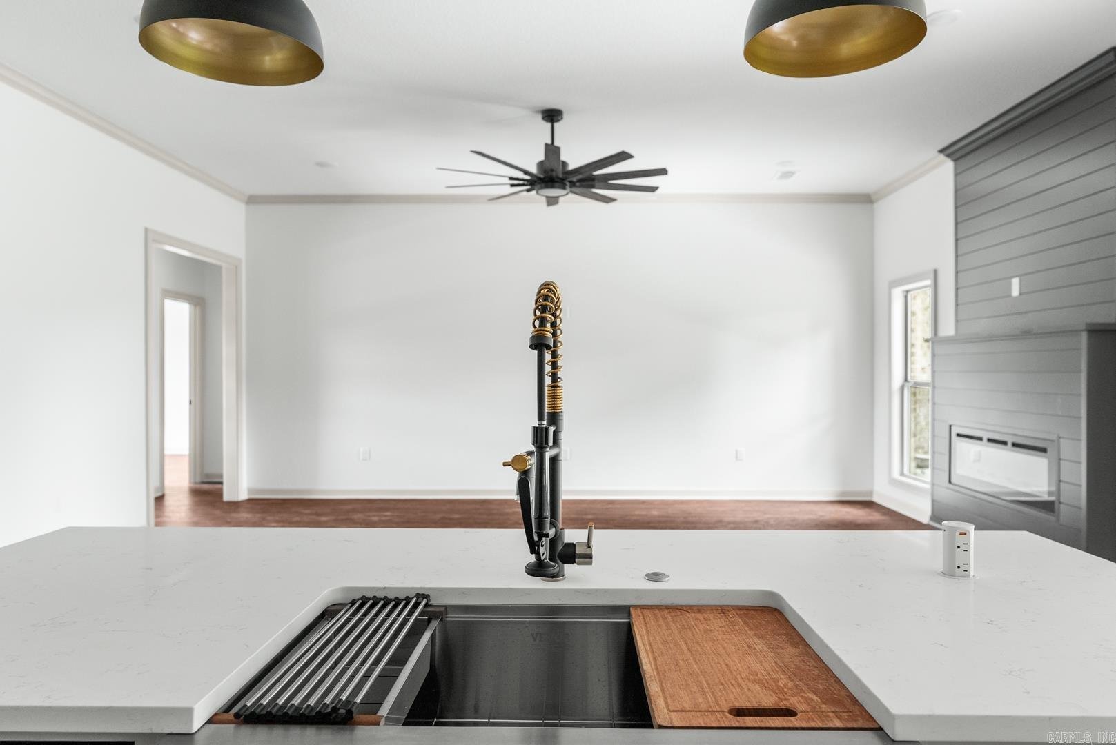 SUNSET LANDING - Residential