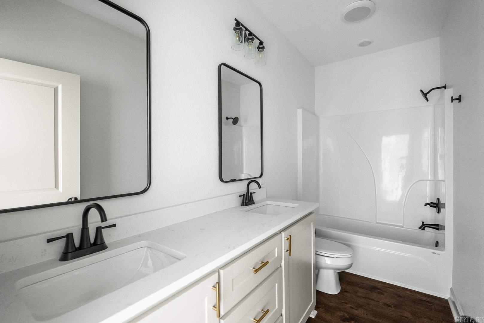 SUNSET LANDING - Residential