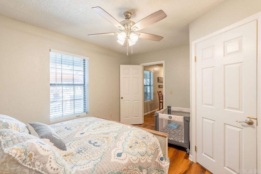 BAYWOOD - LAKE - Residential