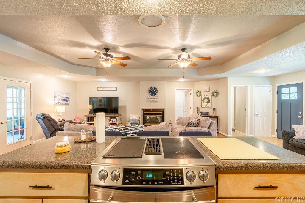 BAYWOOD - LAKE - Residential