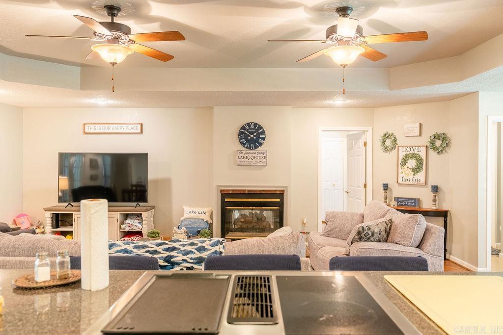 BAYWOOD - LAKE - Residential