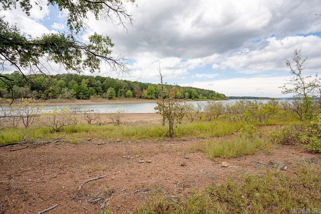 BAYWOOD - LAKE - Residential