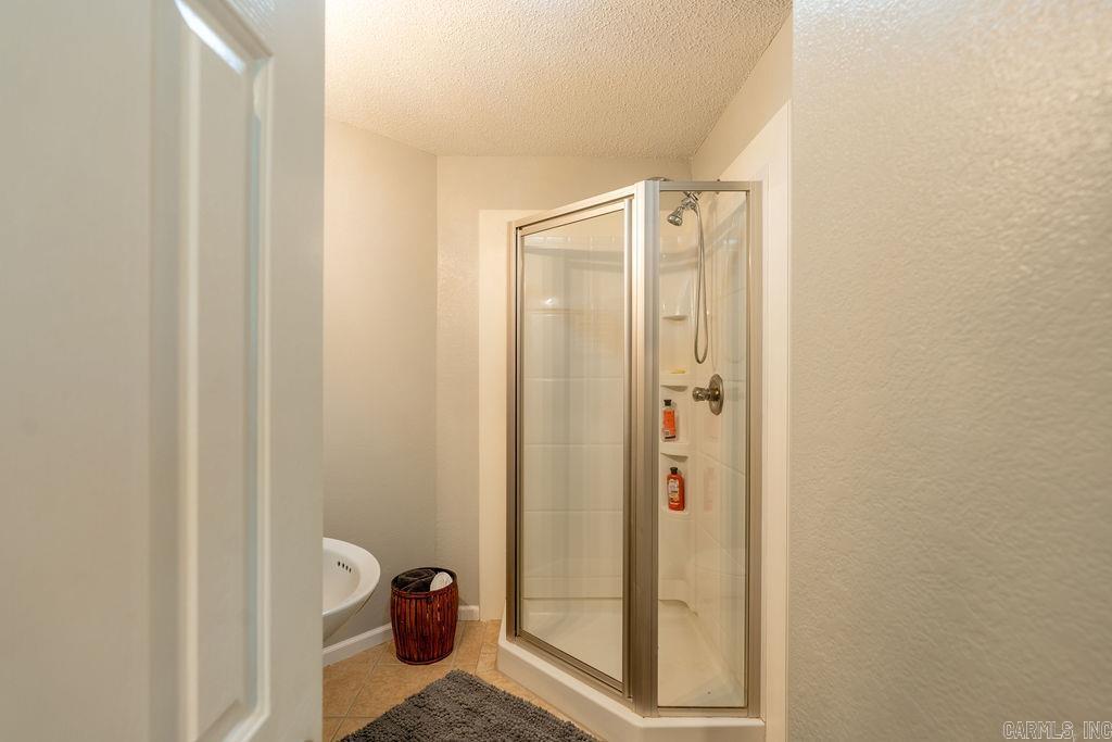 BAYWOOD - LAKE - Residential