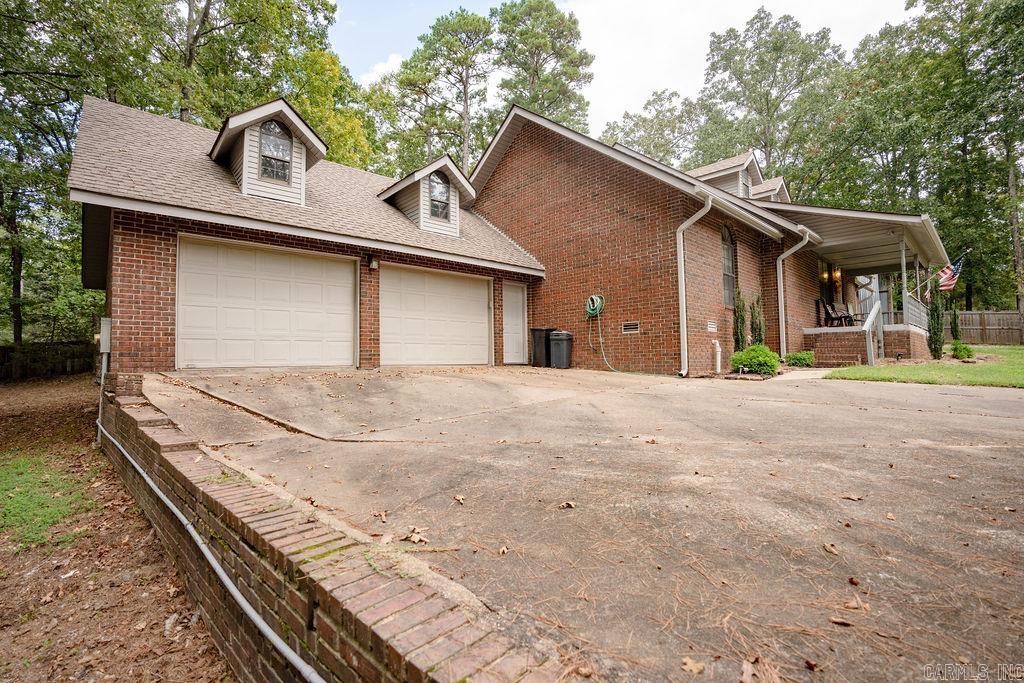 BAYWOOD - LAKE - Residential