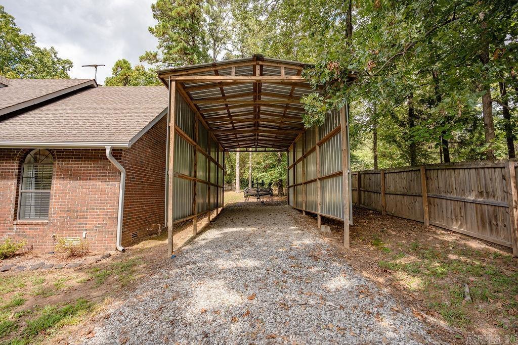 BAYWOOD - LAKE - Residential