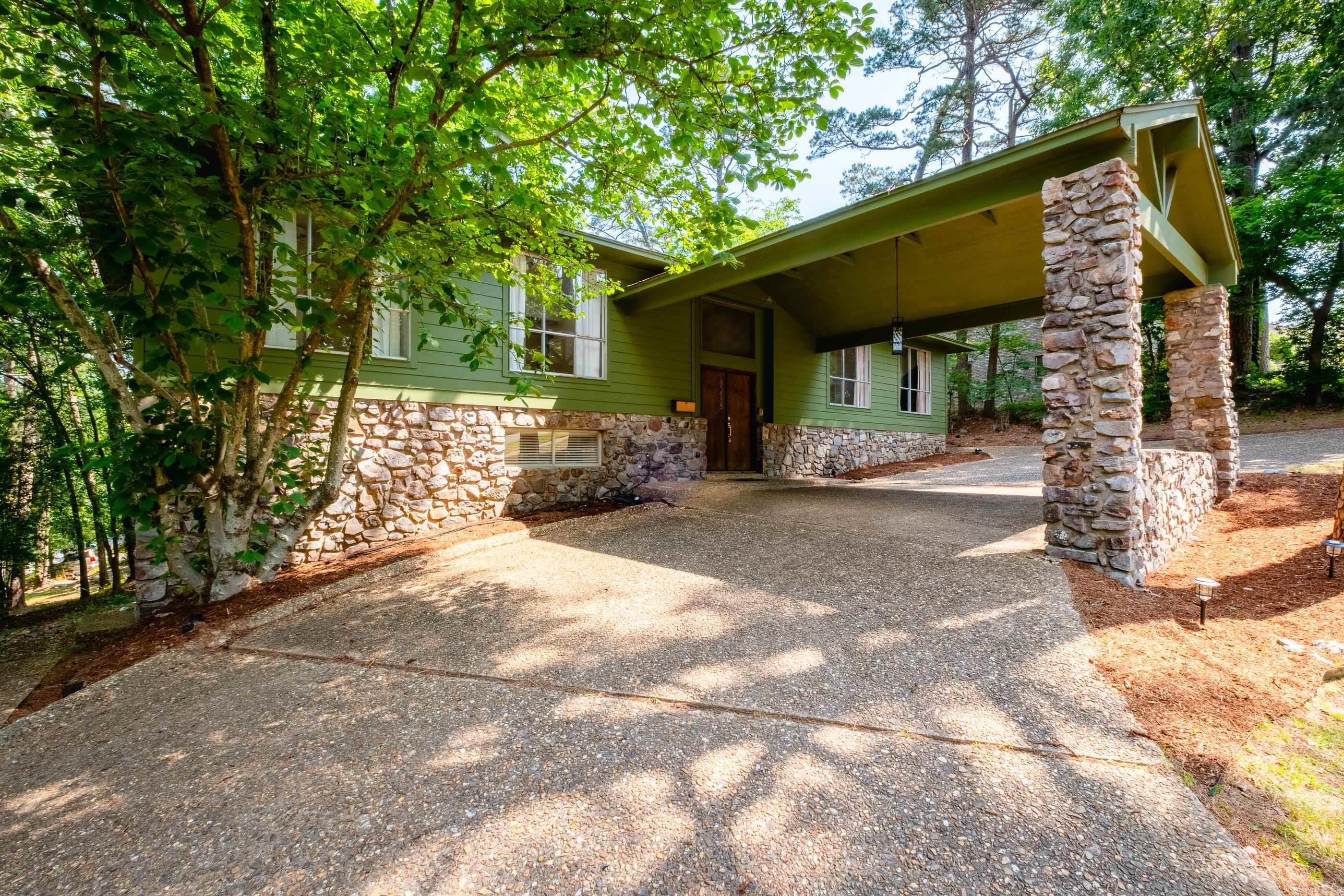 Leawood Manor 1st - Residential