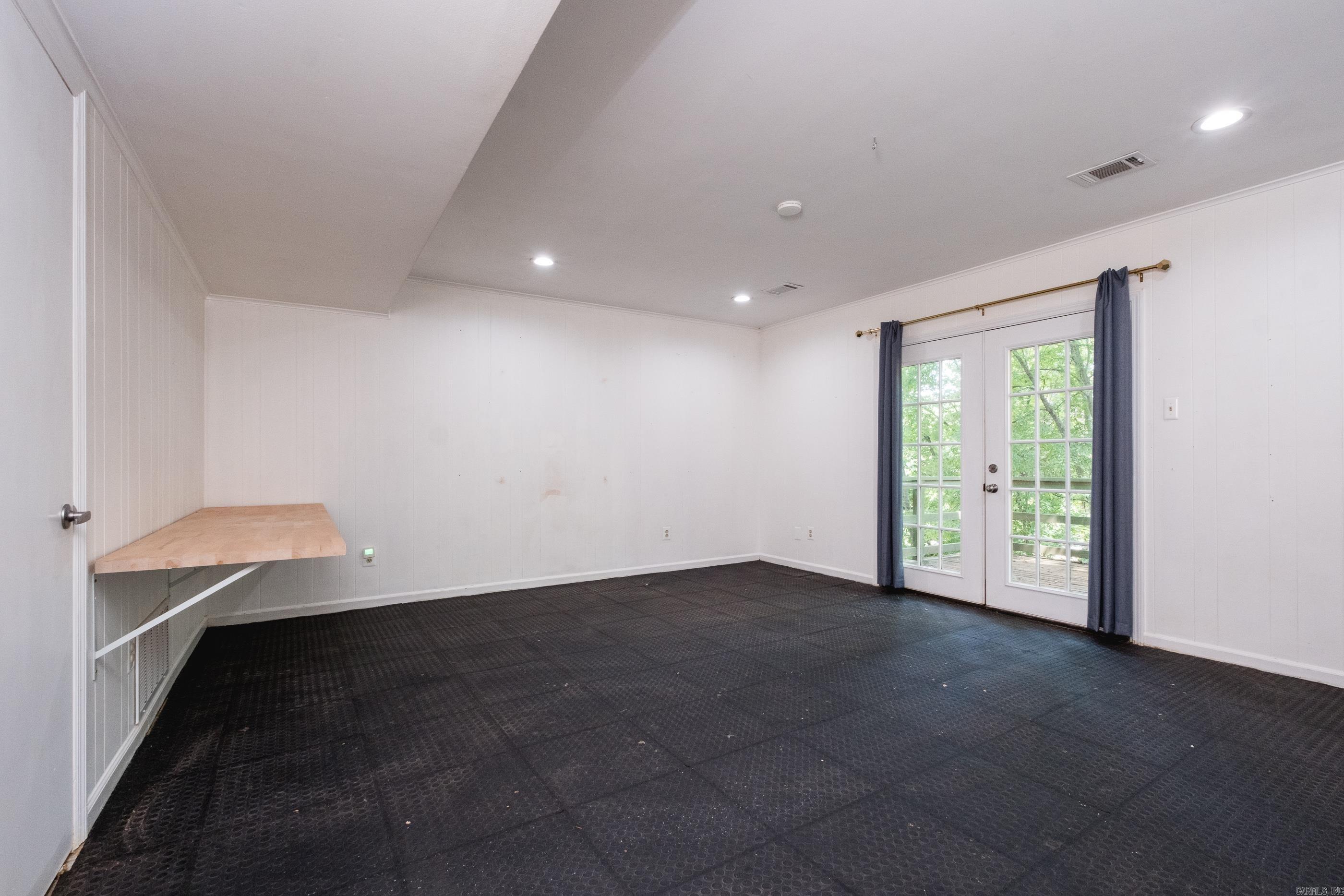 Leawood Manor 1st - Residential