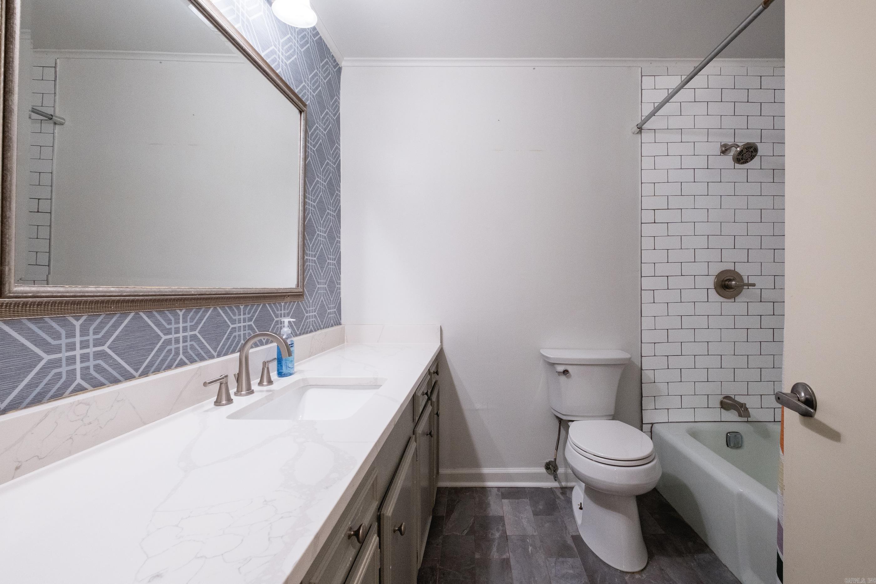 Leawood Manor 1st - Residential