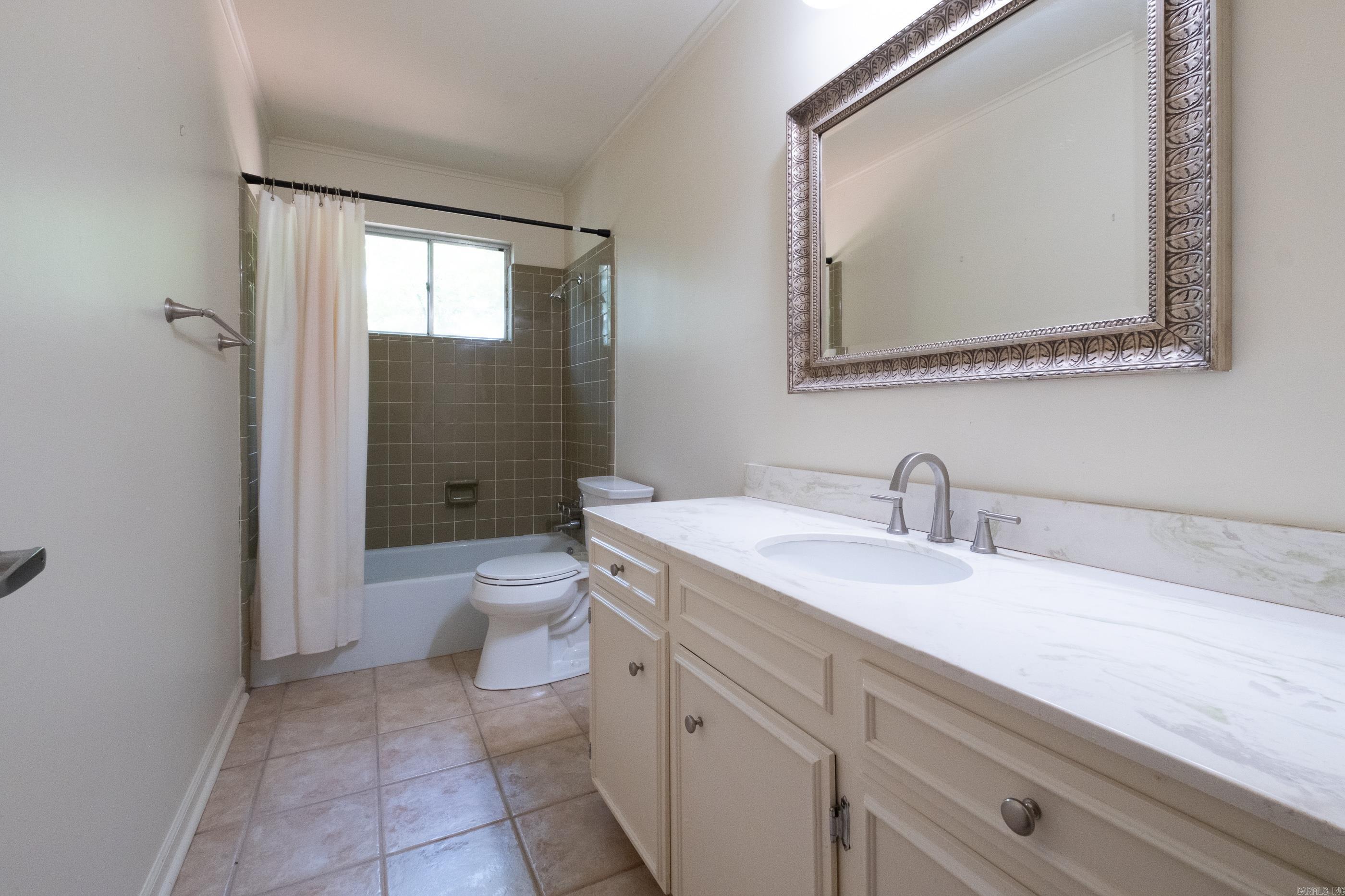 Leawood Manor 1st - Residential