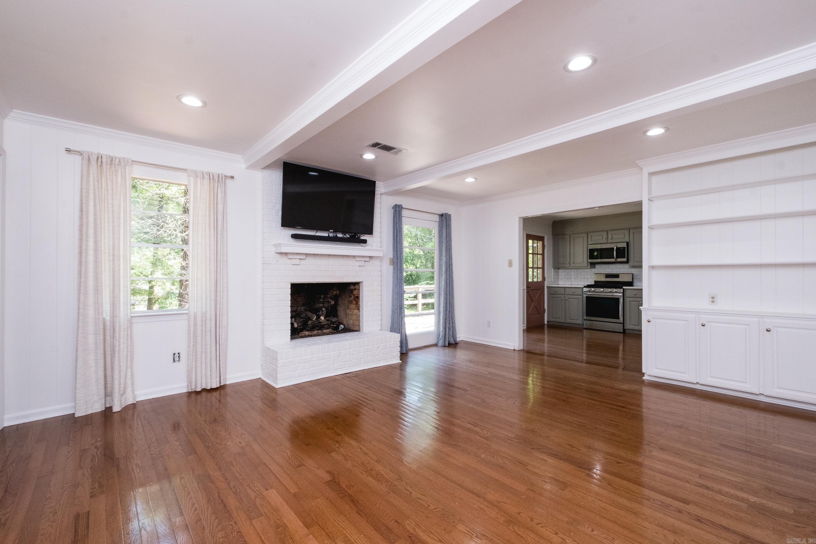 Leawood Manor 1st - Residential