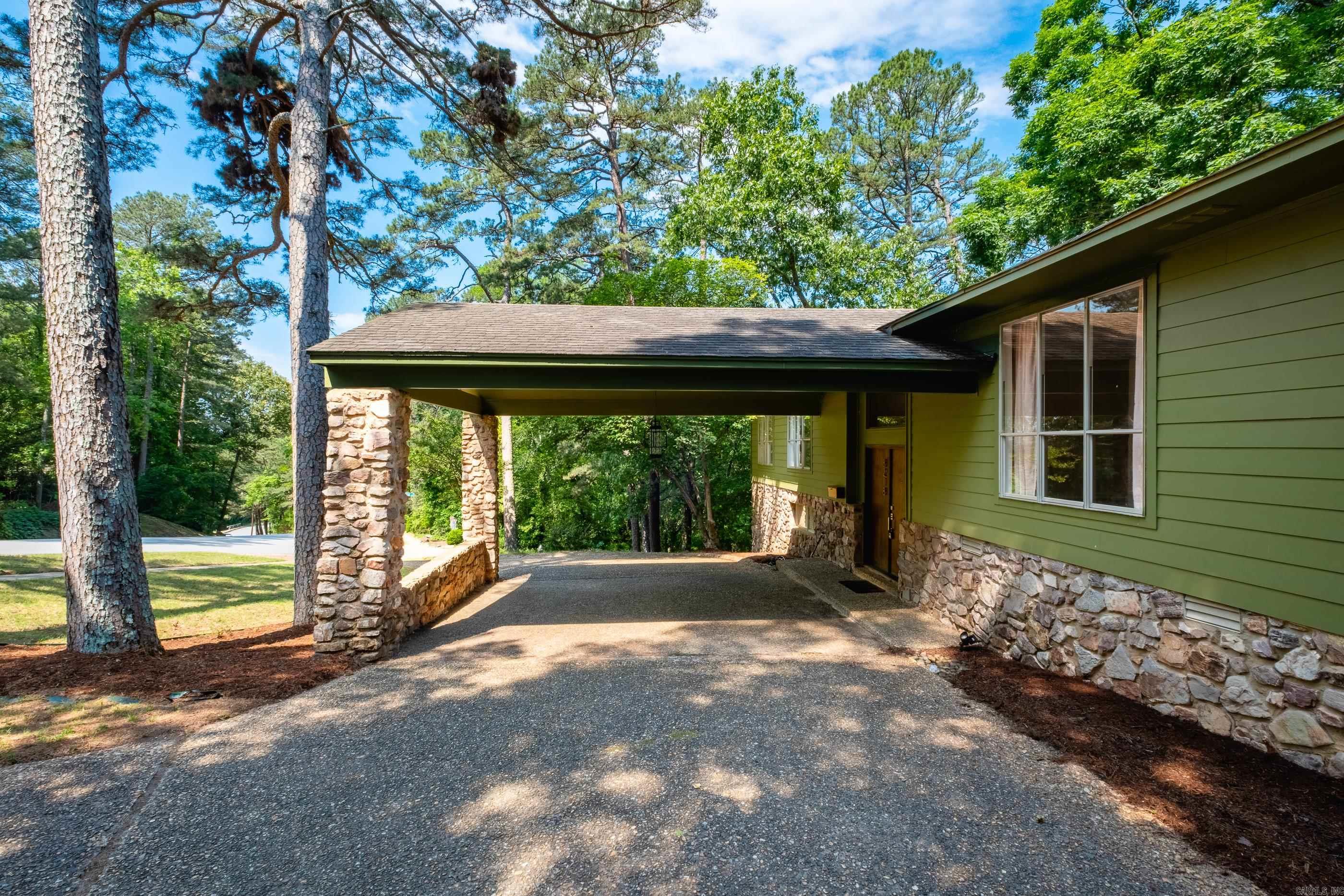 Leawood Manor 1st - Residential