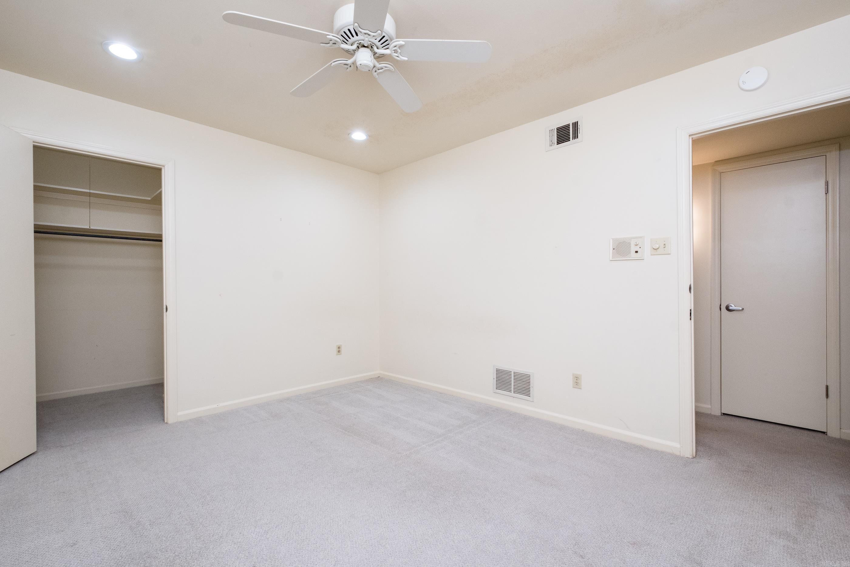Leawood Manor 1st - Residential