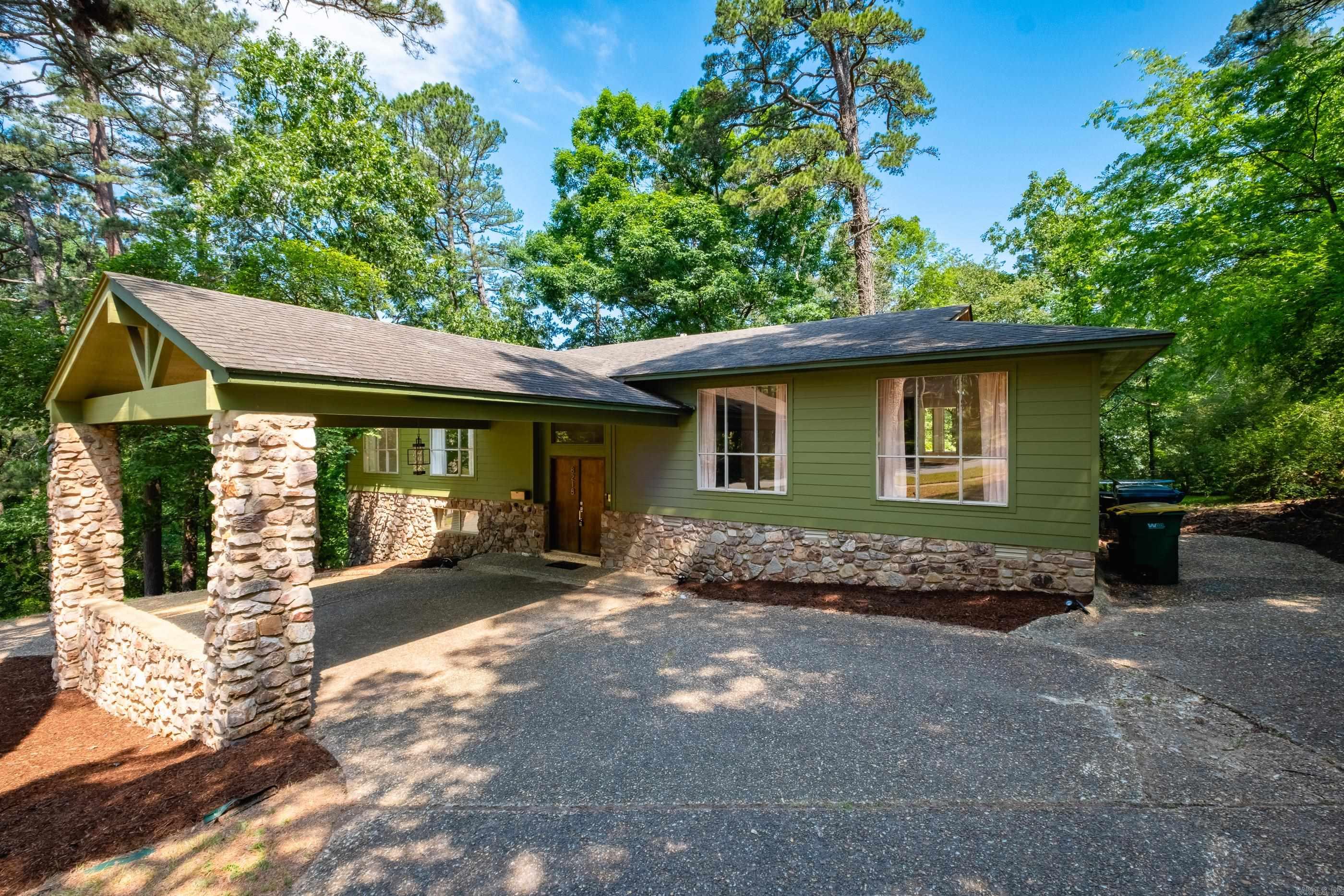 Leawood Manor 1st - Residential