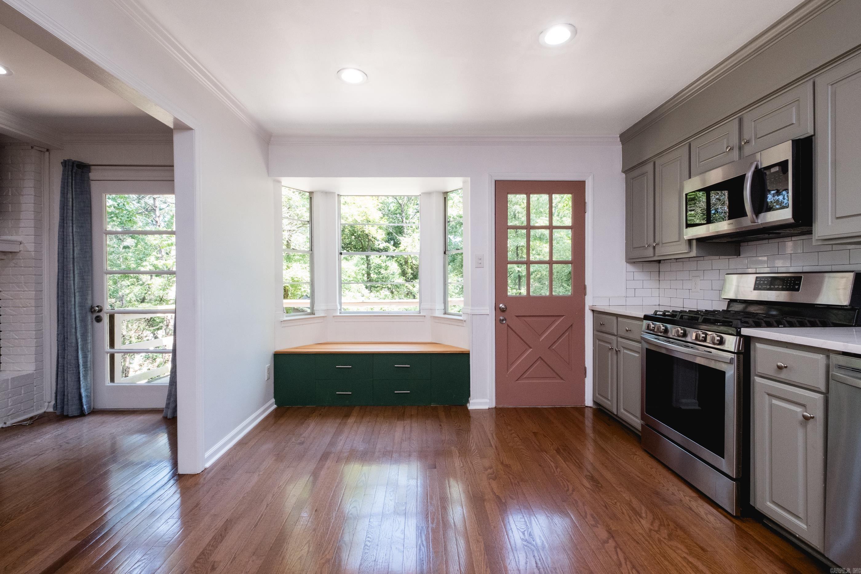 Leawood Manor 1st - Residential
