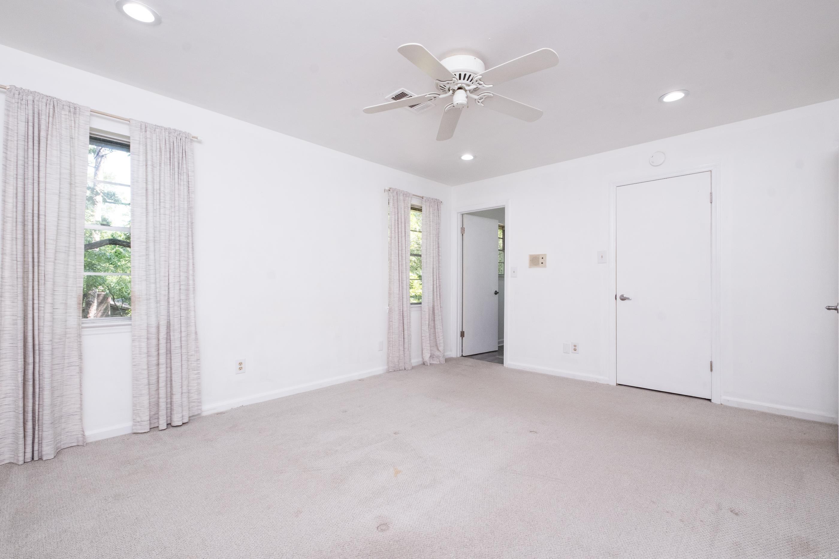 Leawood Manor 1st - Residential