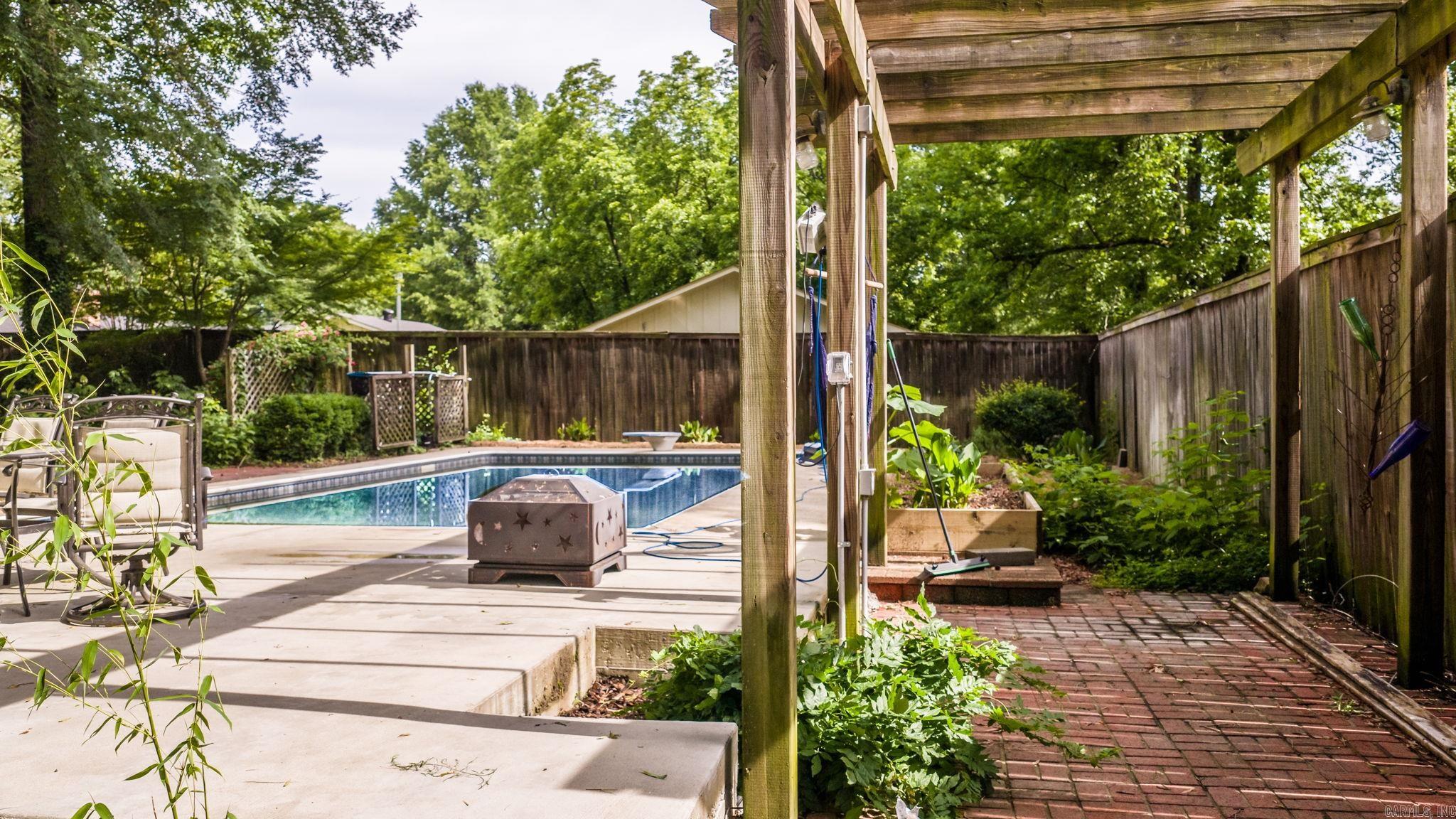 SMOKING OAKS ADD - Residential
