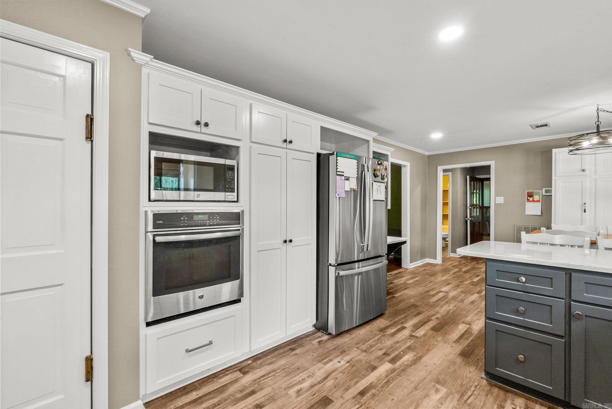 SMOKING OAKS ADD - Residential