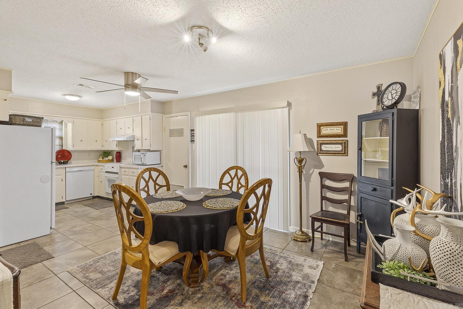 NORTH HILLS MANOR - Residential