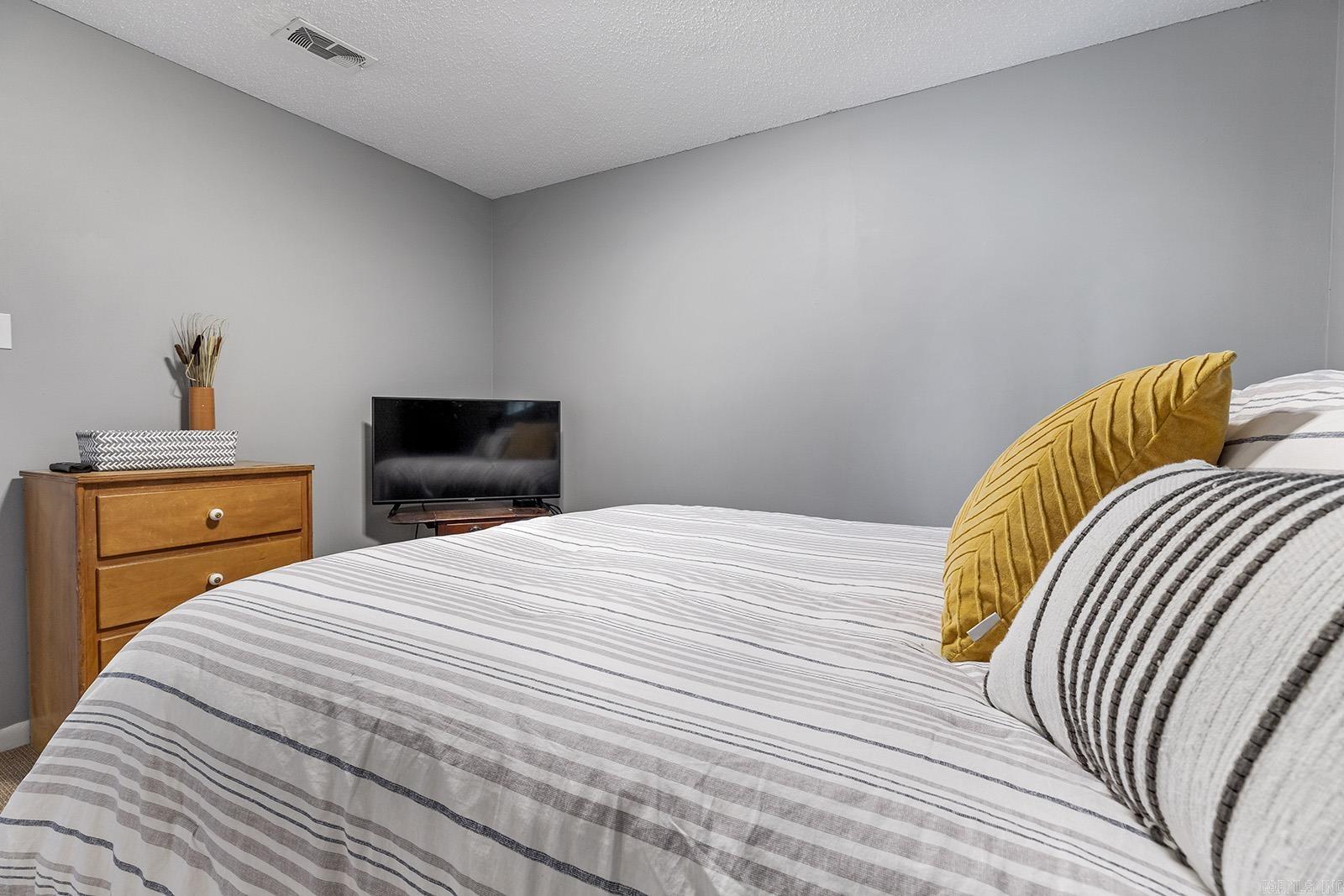 NORTH HILLS MANOR - Residential