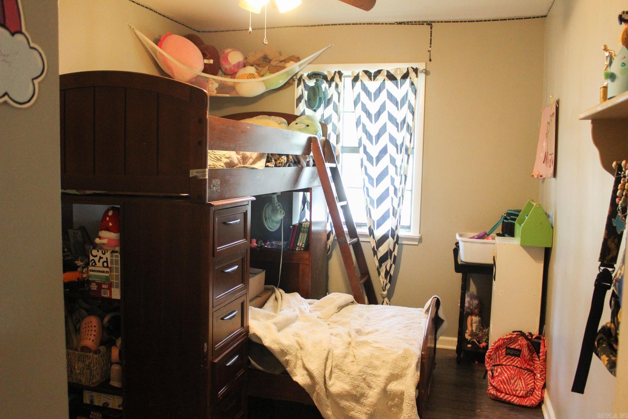 LAPLAZA ACRES - Residential