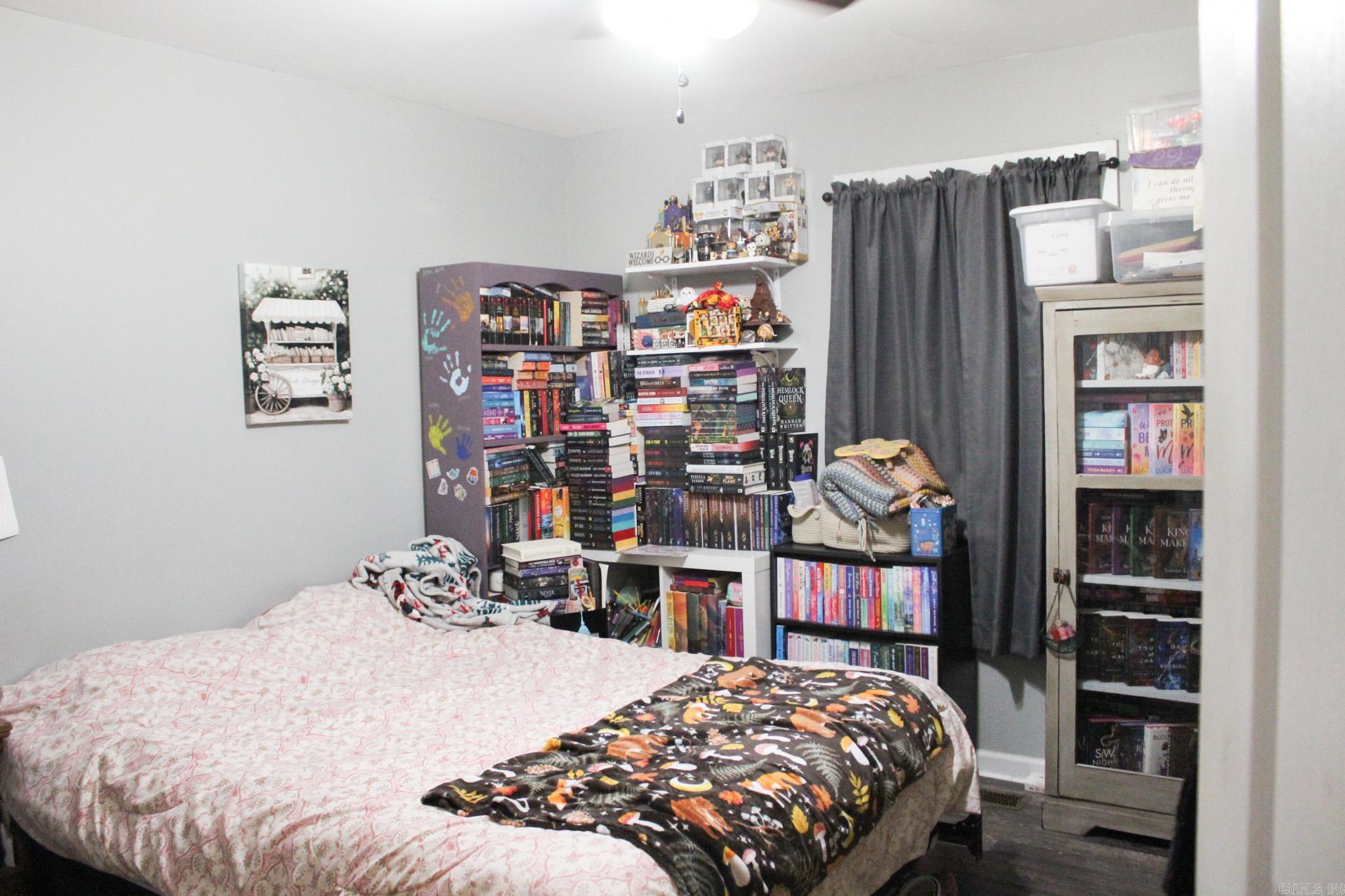 LAPLAZA ACRES - Residential