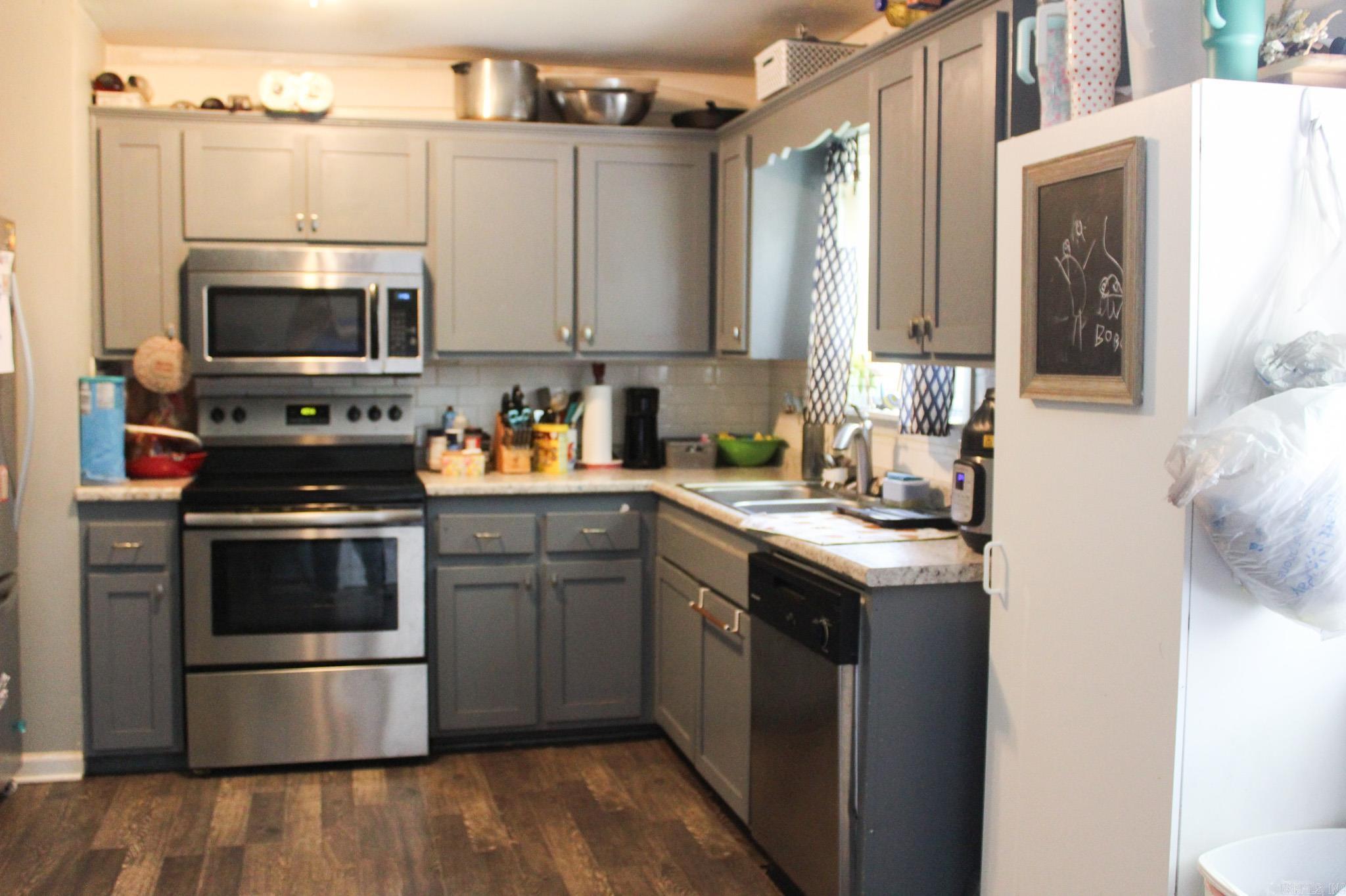 LAPLAZA ACRES - Residential