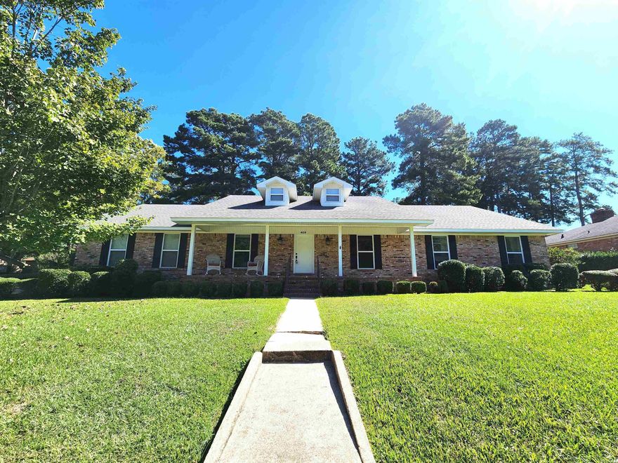 This spacious 4 Bedroom/ 2.5 Bath home in Woodland Hills Subdivision is one you definitely want to see! Lovely location.. large lot..and plenty of space!