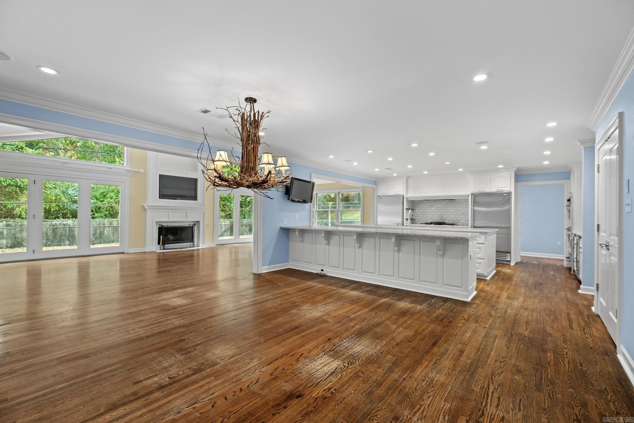 Pine Manor - Residential