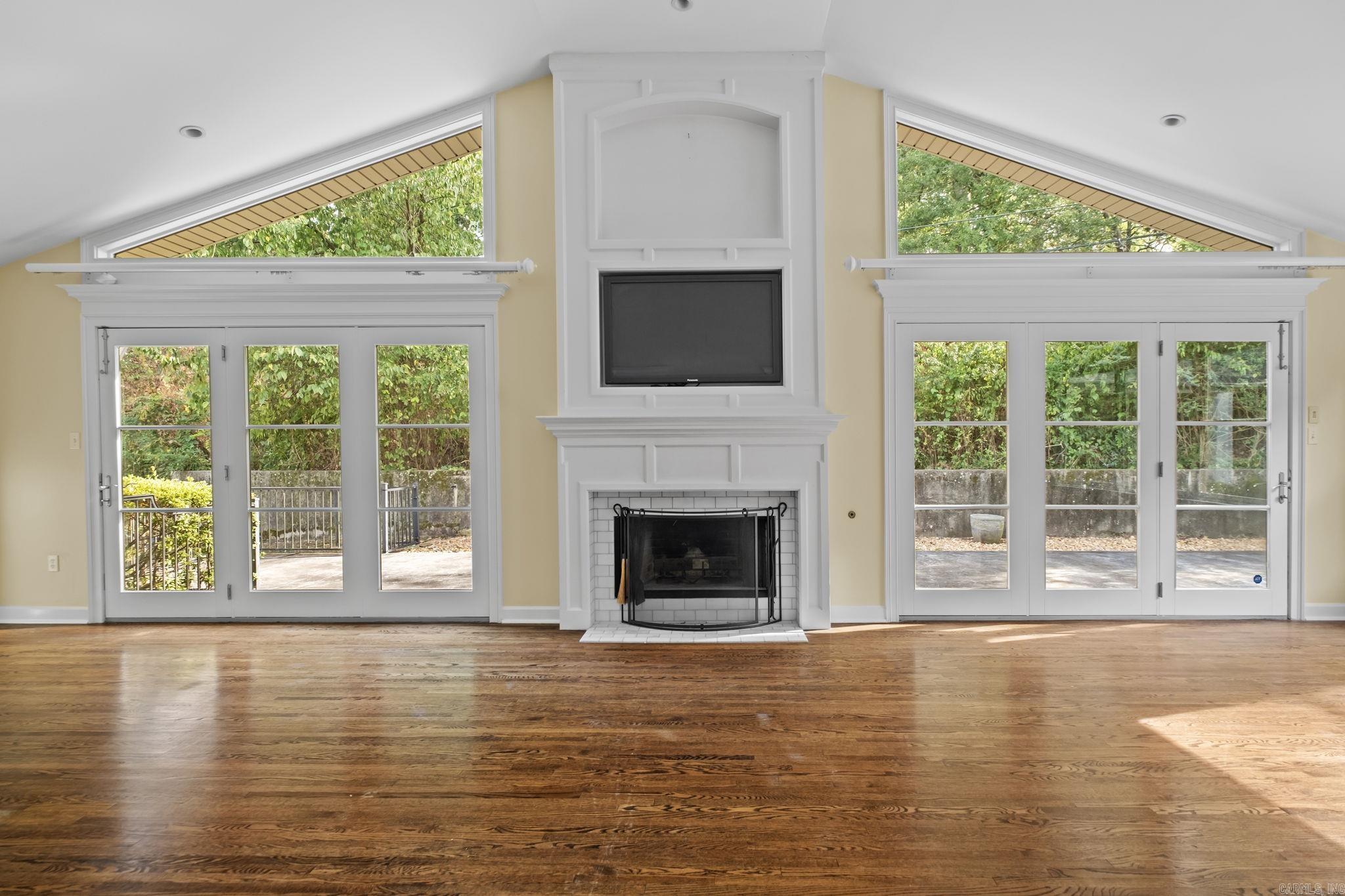 Pine Manor - Residential