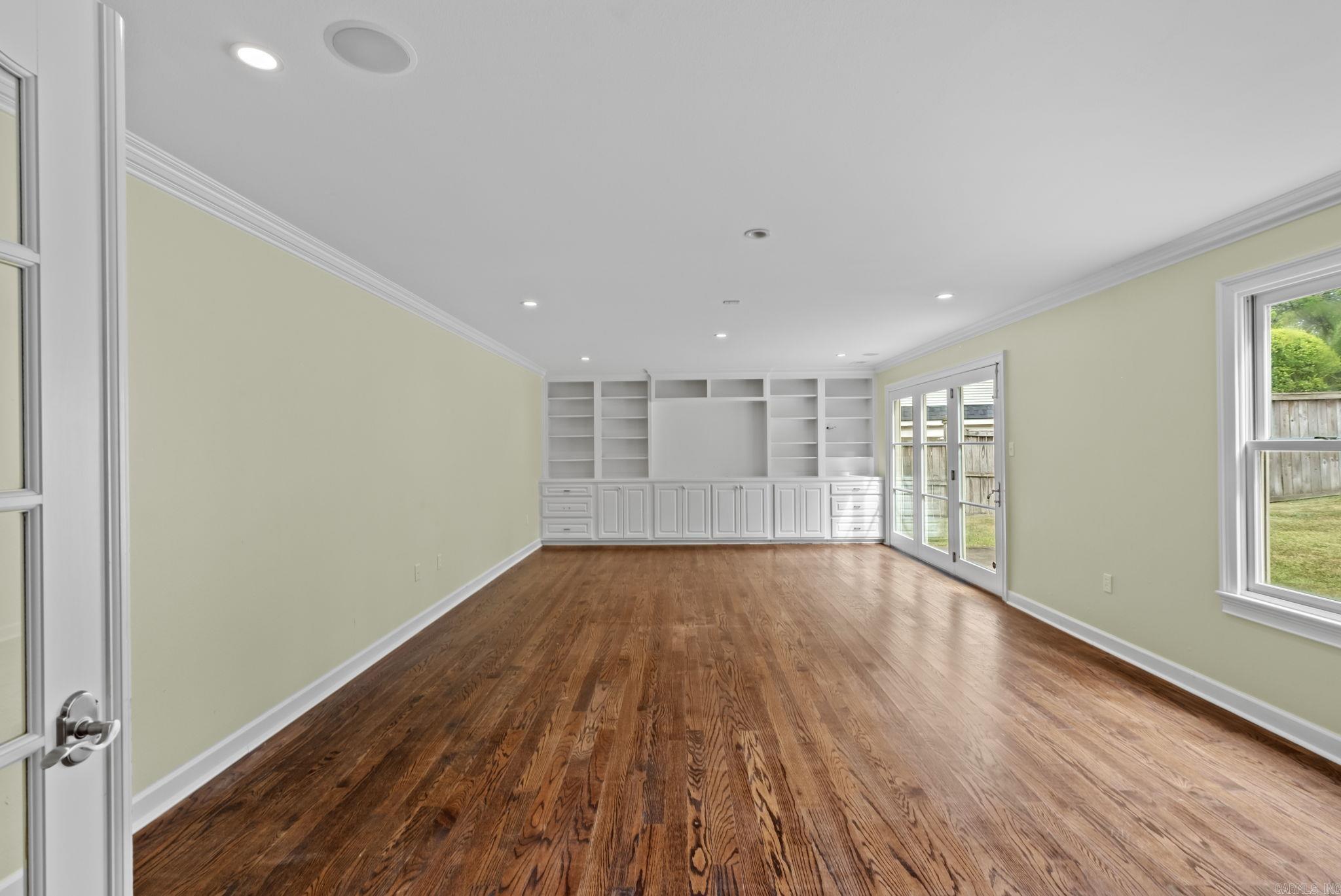 Pine Manor - Residential