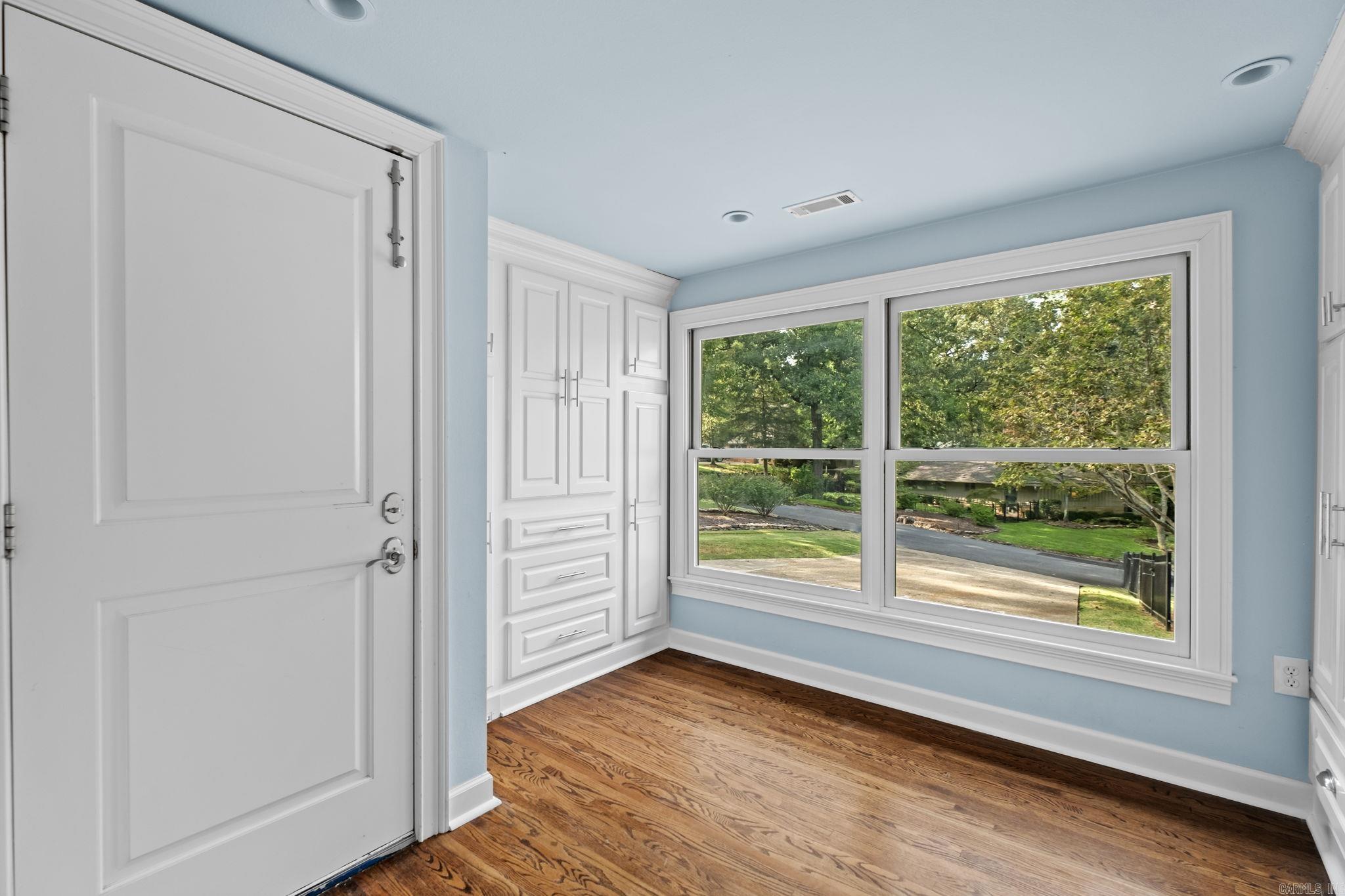 Pine Manor - Residential