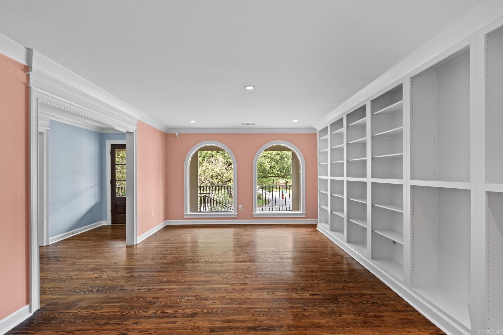 Pine Manor - Residential