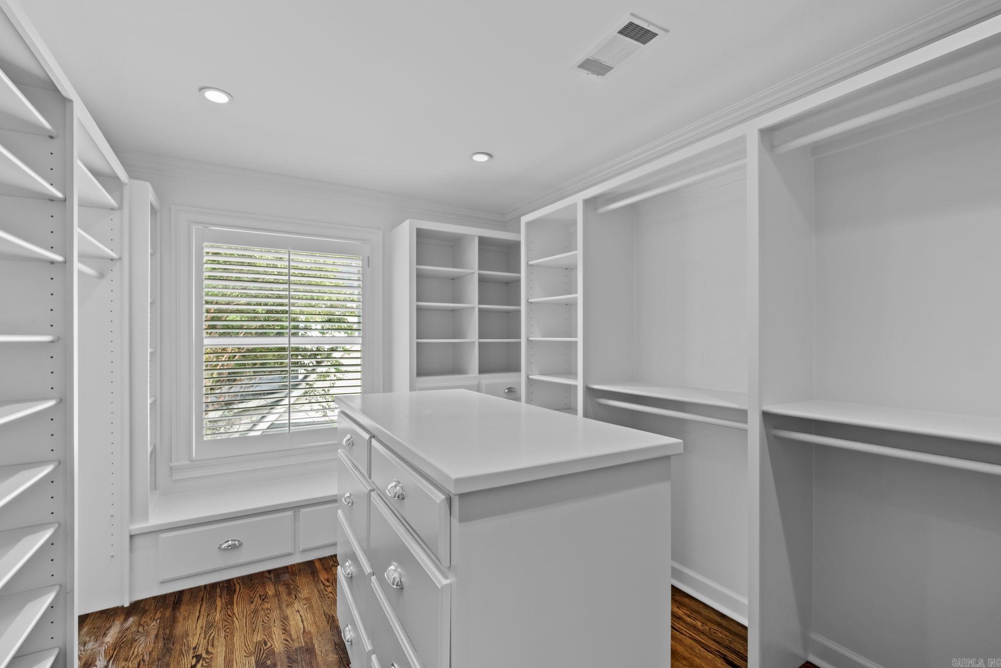 Pine Manor - Residential