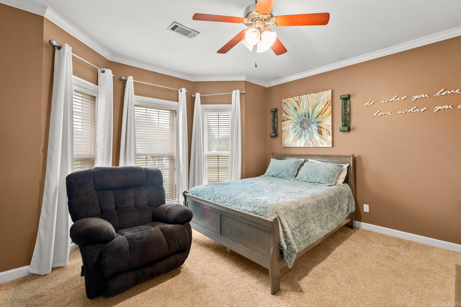 SOUTH WIND - Residential
