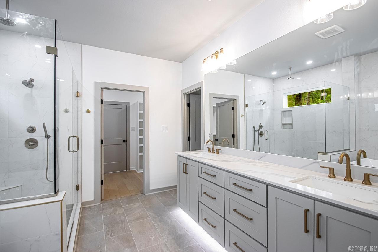 CAMMACK WOODS - Residential