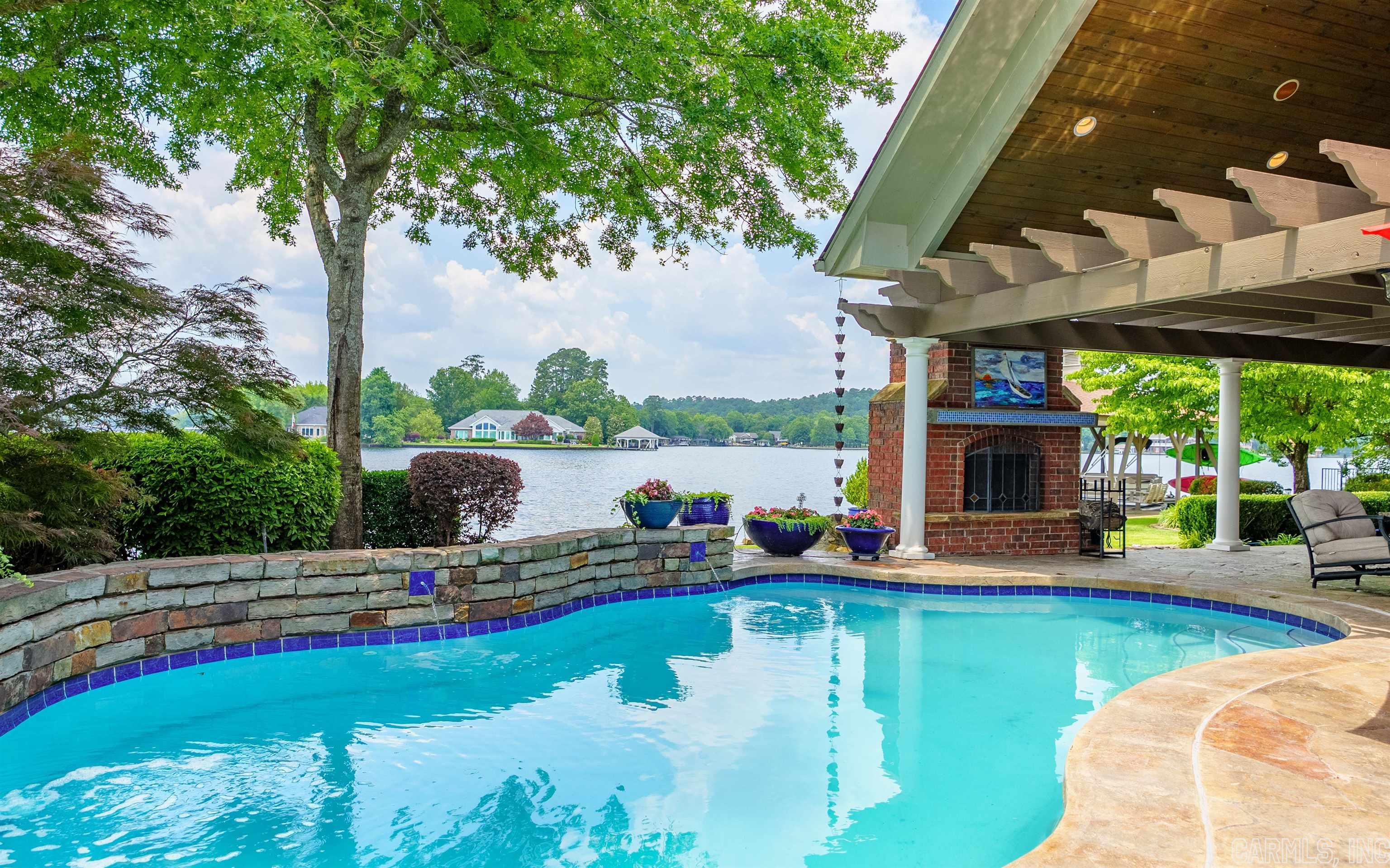 RESPLANDOR POINT - Residential