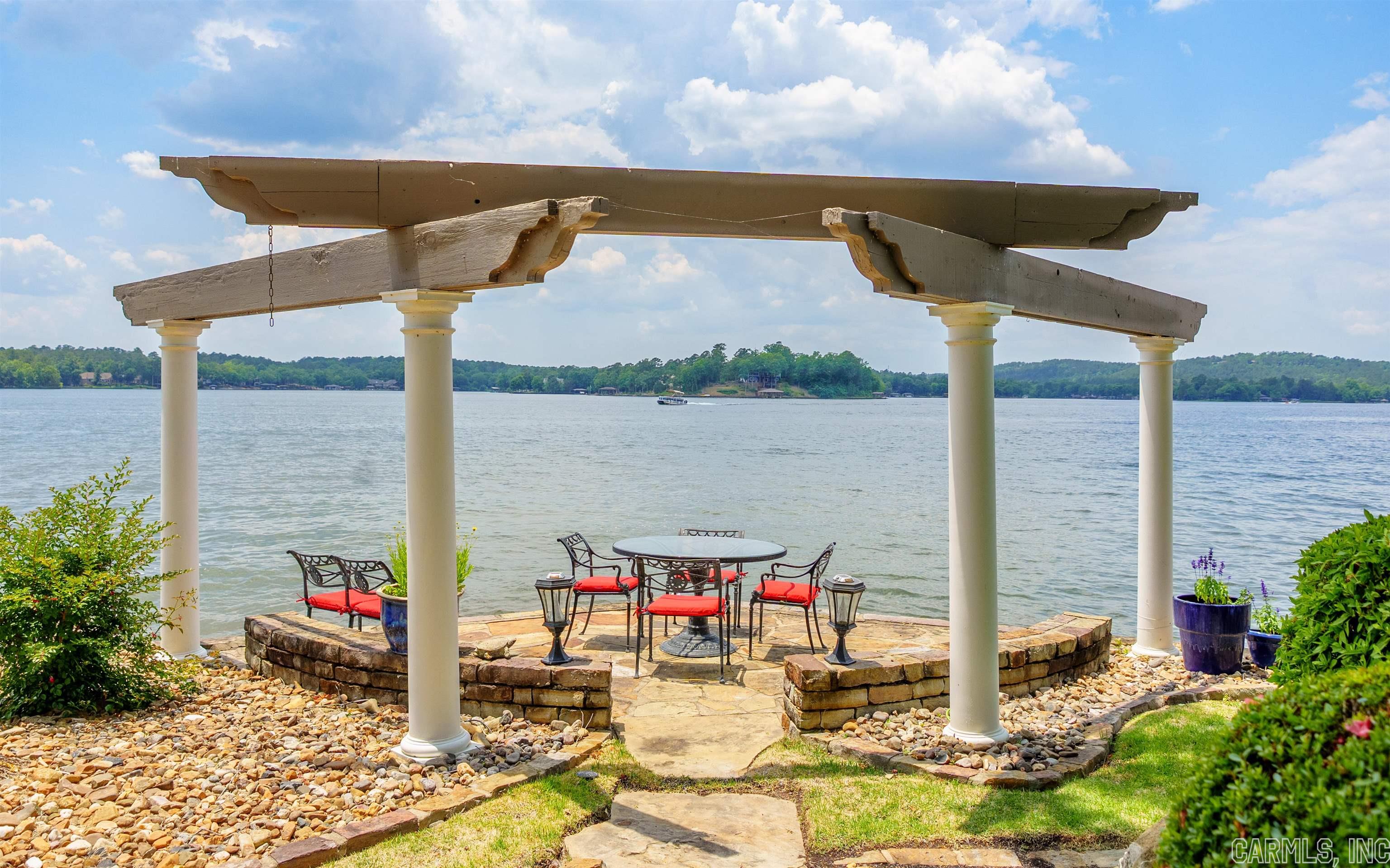 RESPLANDOR POINT - Residential