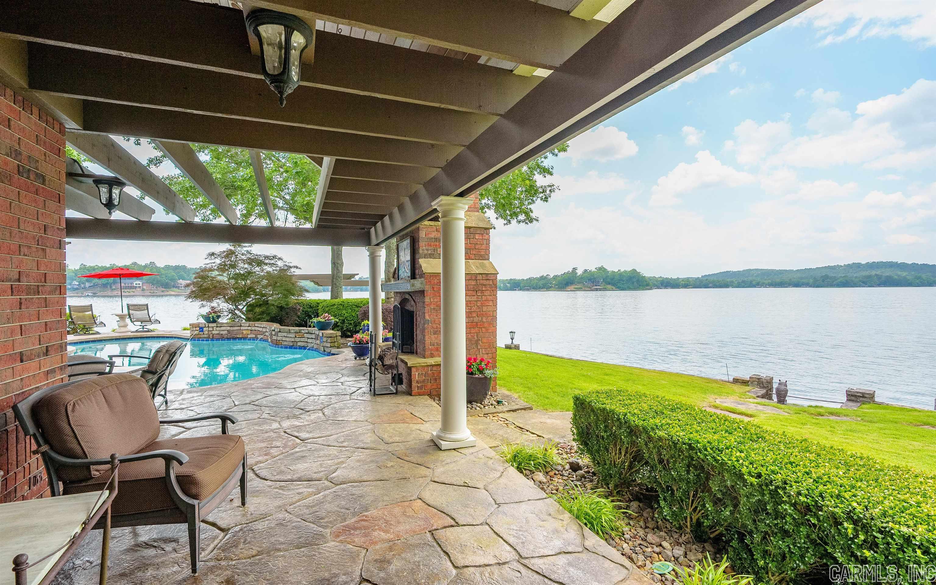 RESPLANDOR POINT - Residential