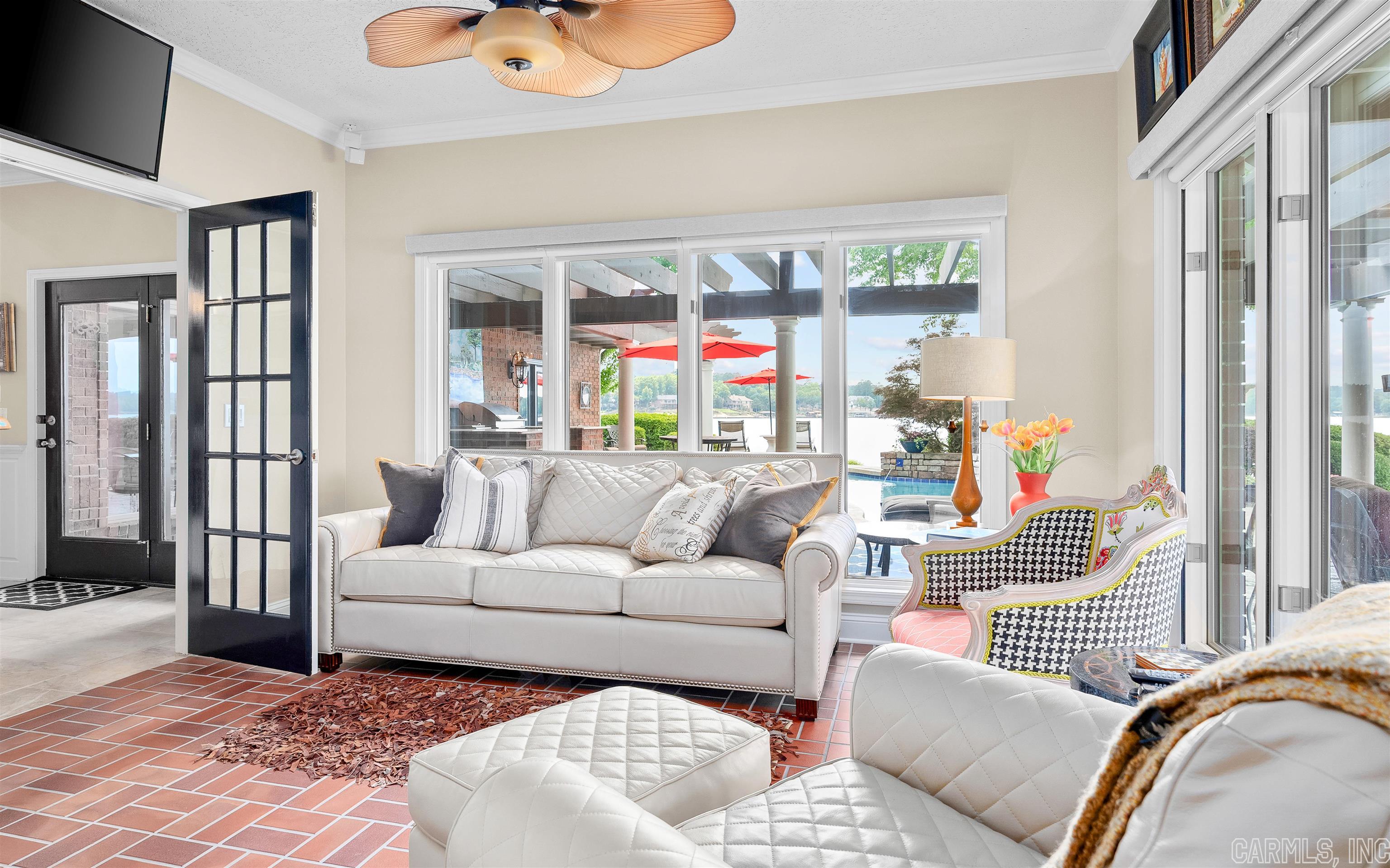 RESPLANDOR POINT - Residential