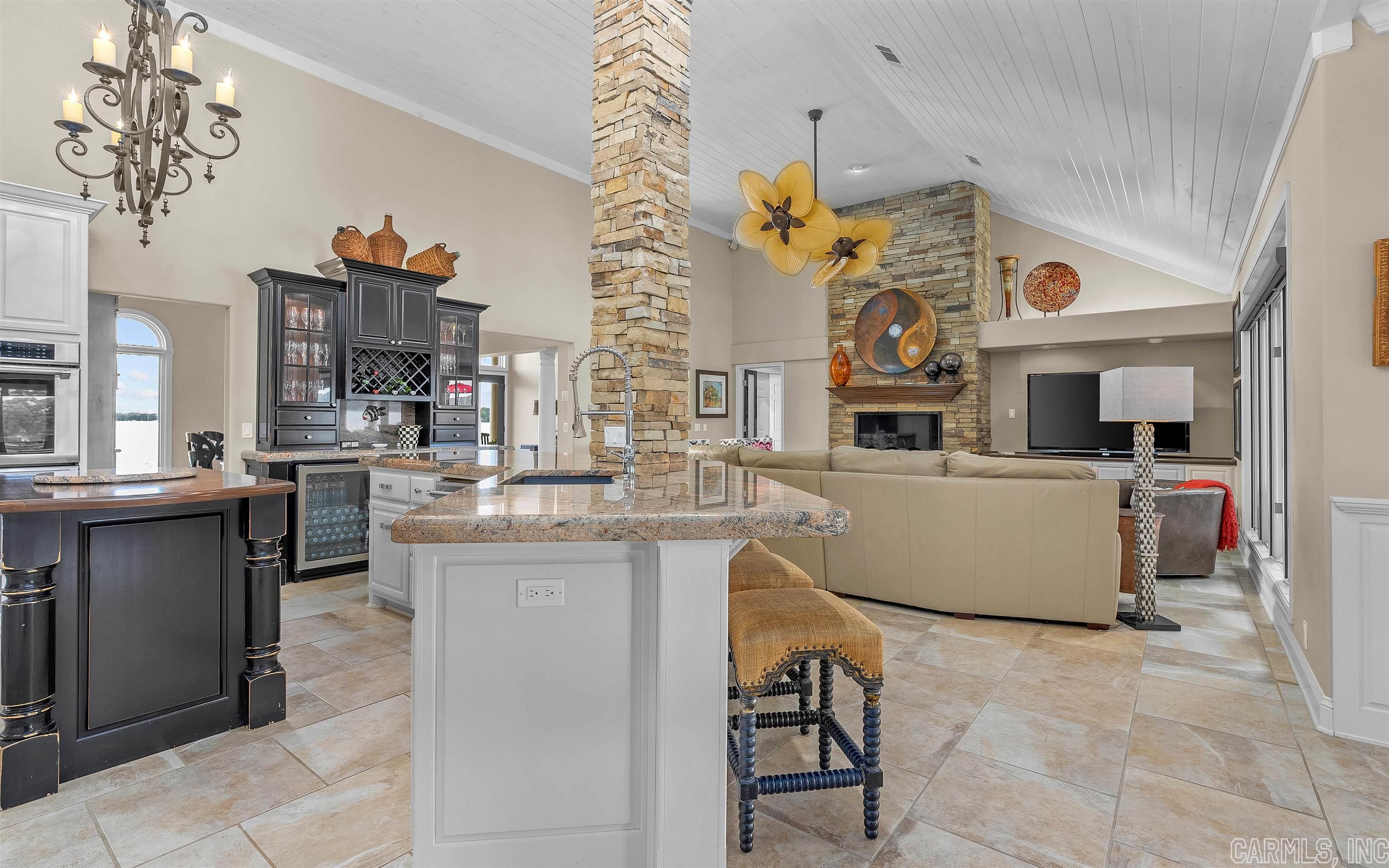 RESPLANDOR POINT - Residential