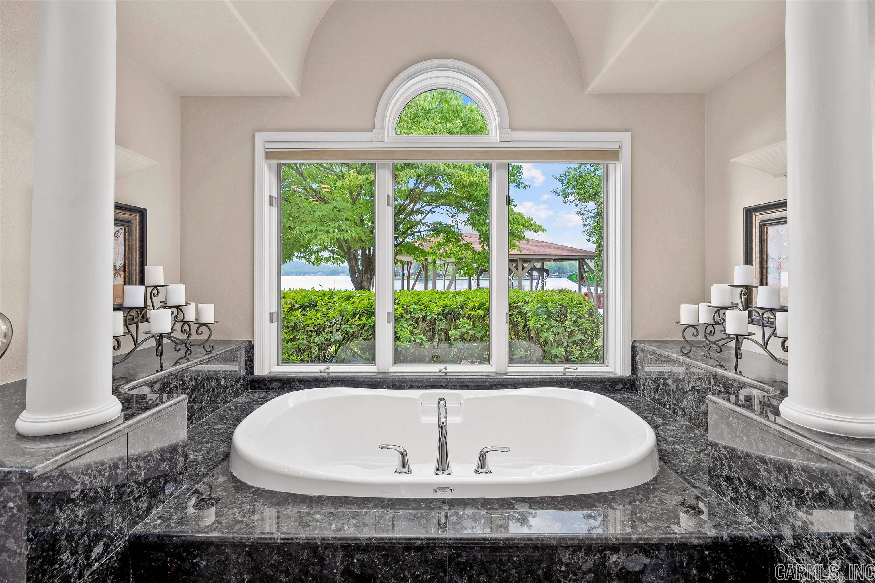 RESPLANDOR POINT - Residential