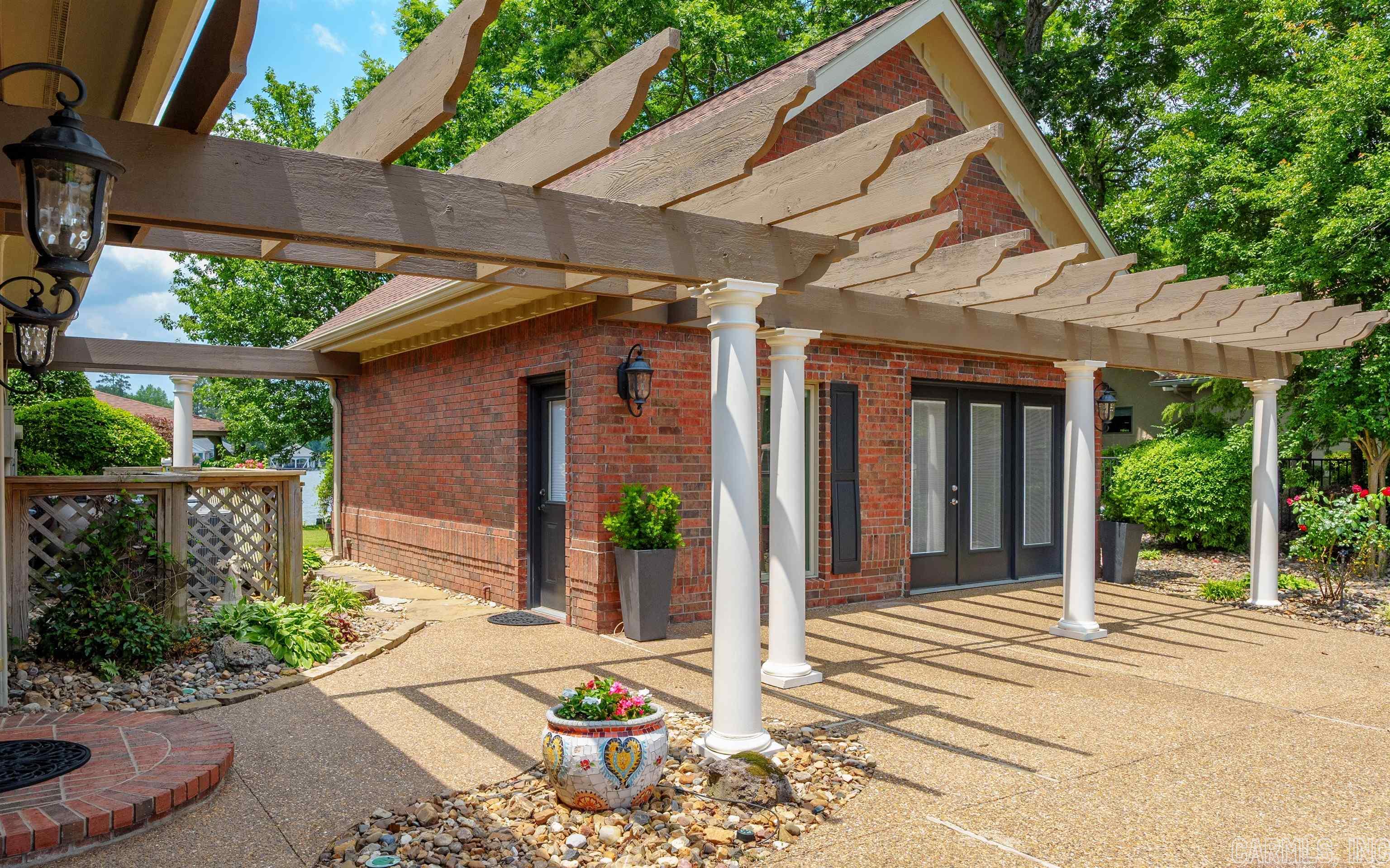 RESPLANDOR POINT - Residential