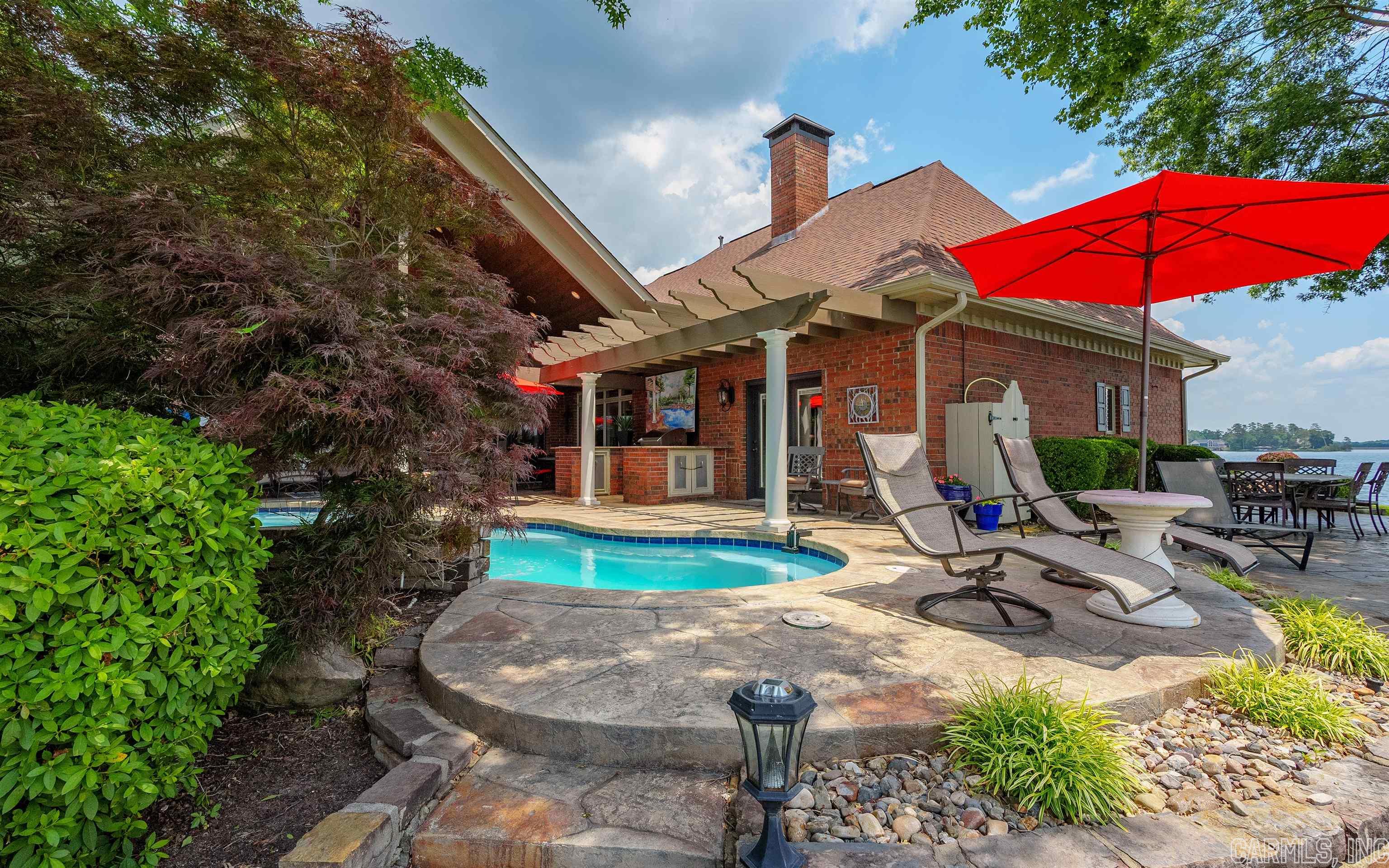 RESPLANDOR POINT - Residential