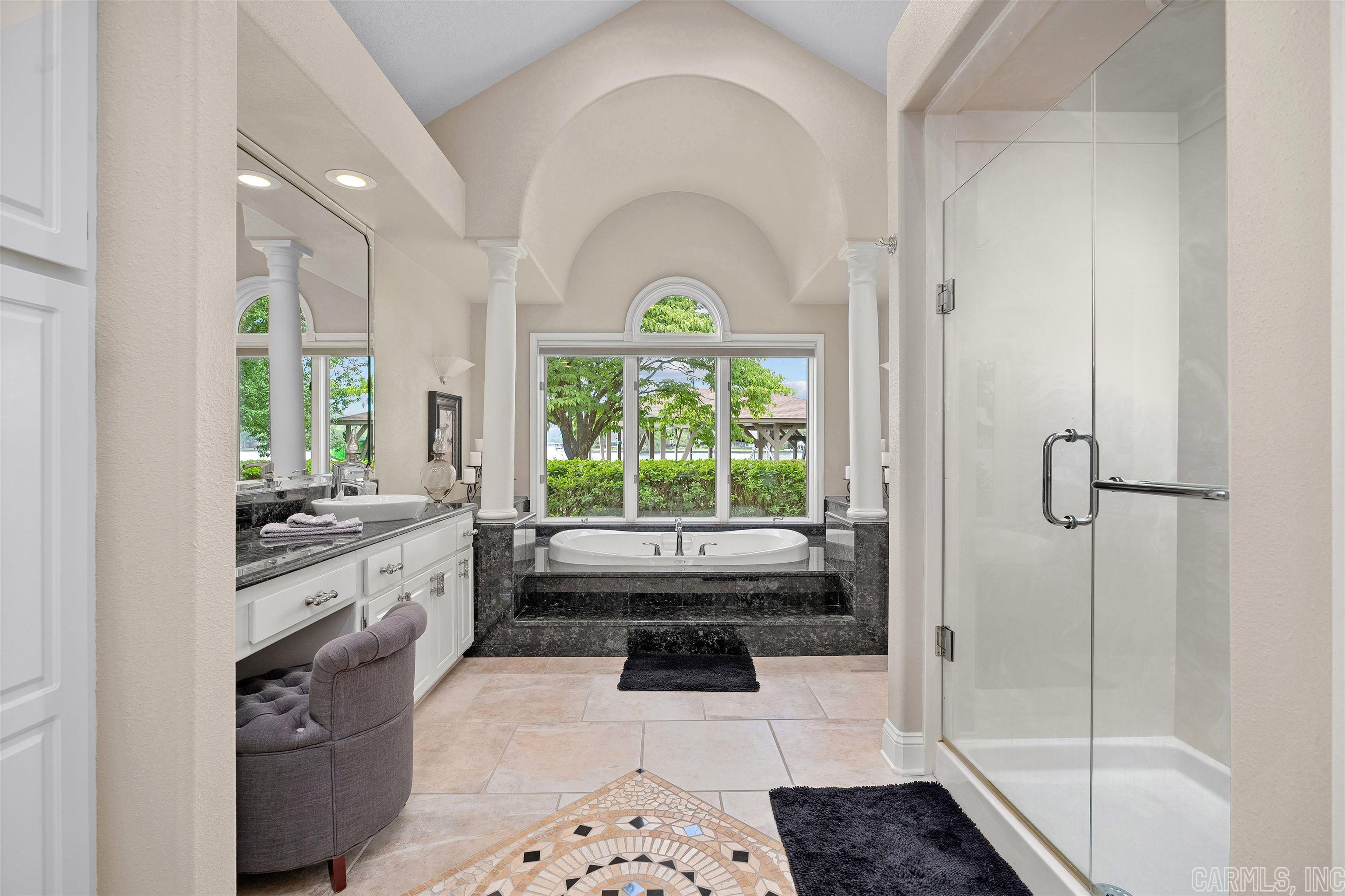 RESPLANDOR POINT - Residential