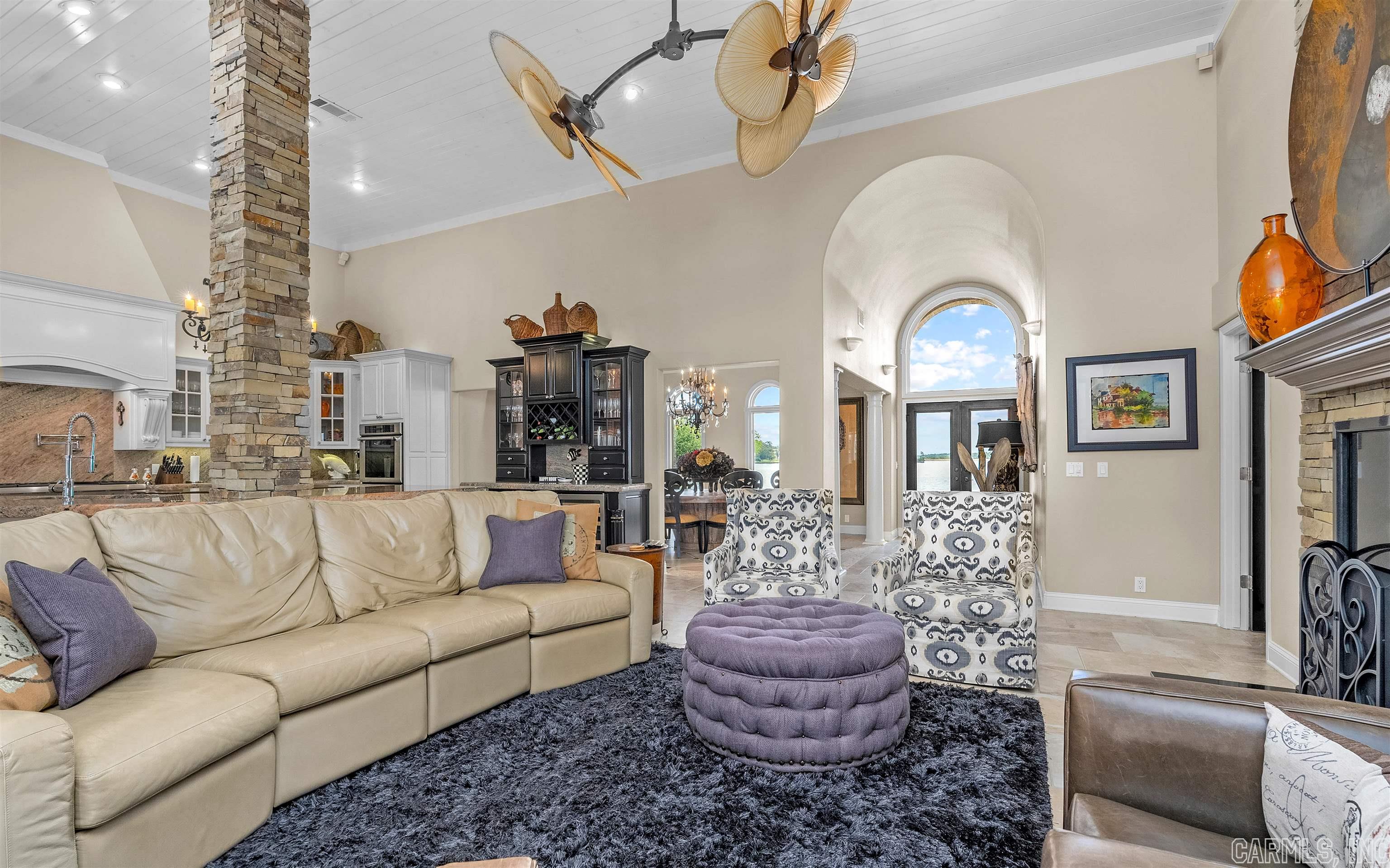 RESPLANDOR POINT - Residential