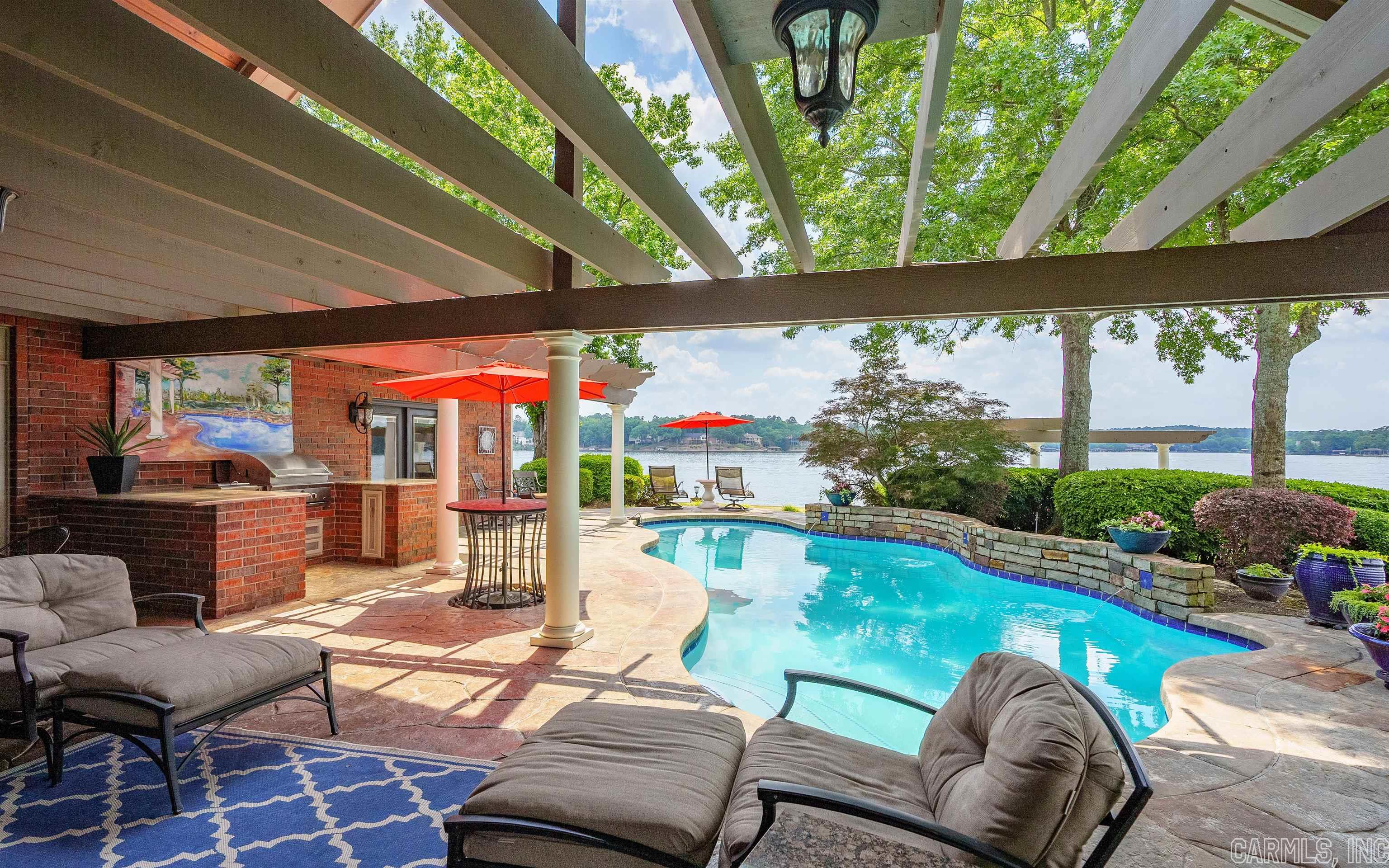 RESPLANDOR POINT - Residential