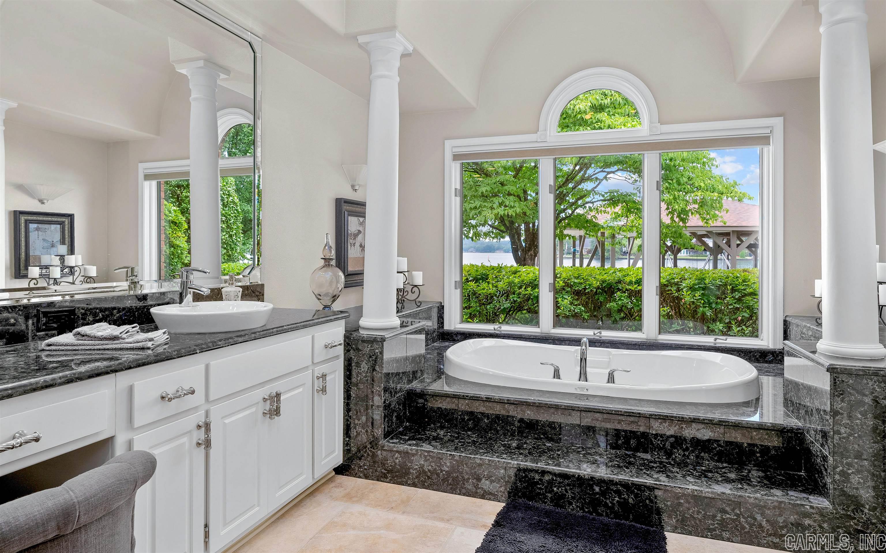 RESPLANDOR POINT - Residential