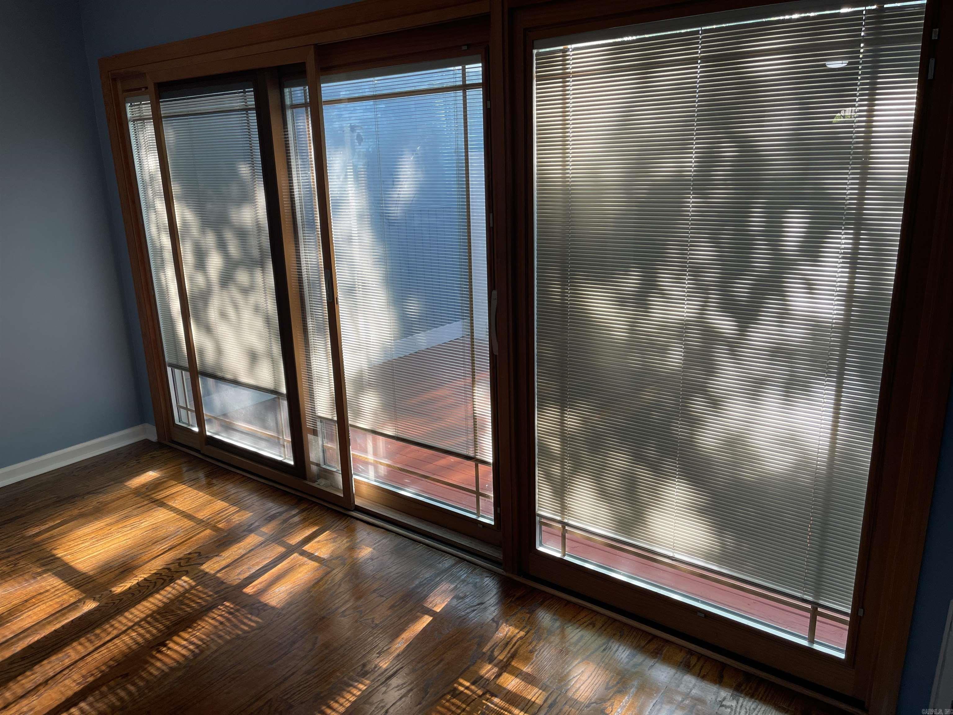 HAMPTON COURT APT HPR - Residential