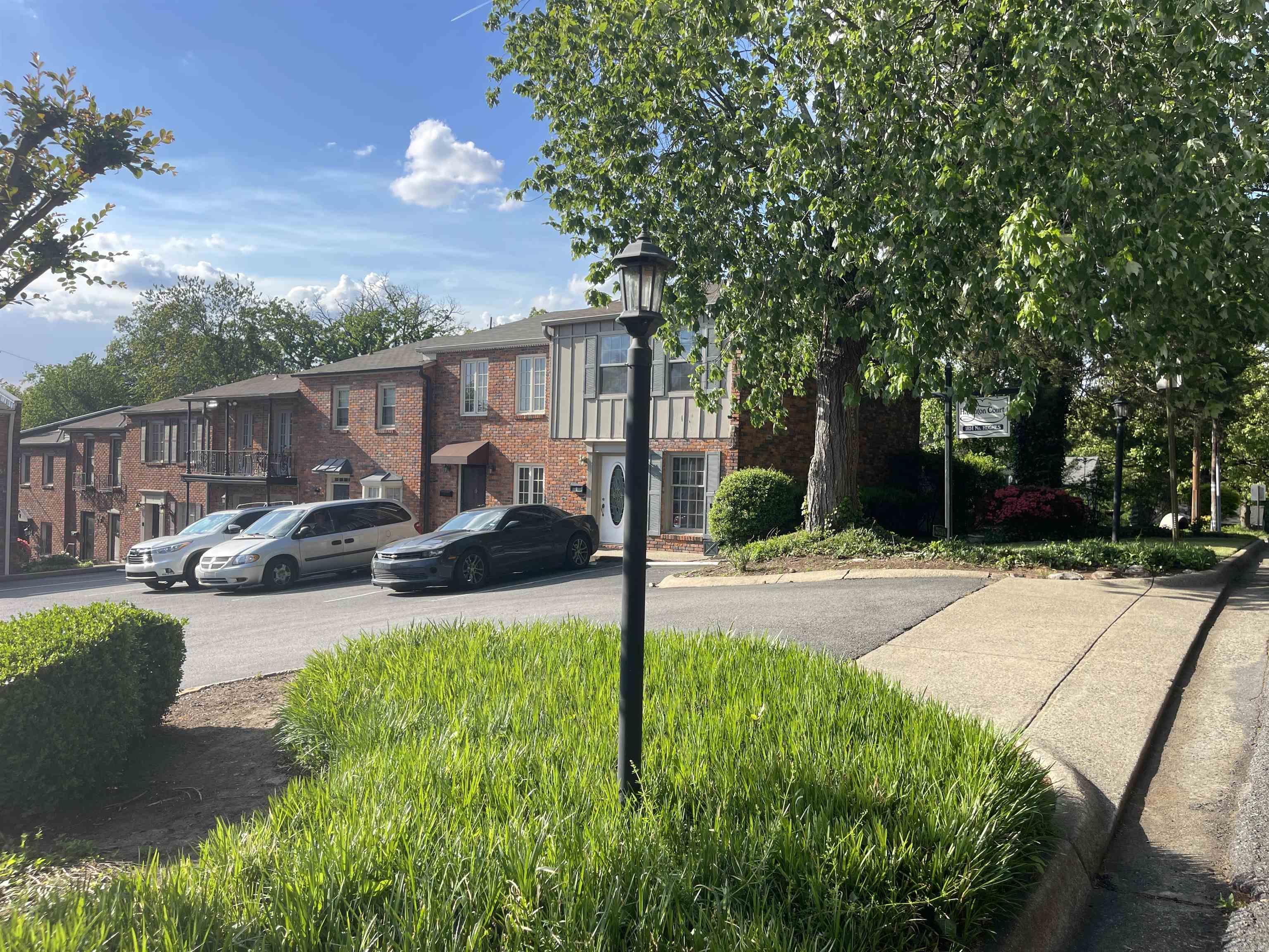 HAMPTON COURT APT HPR - Residential