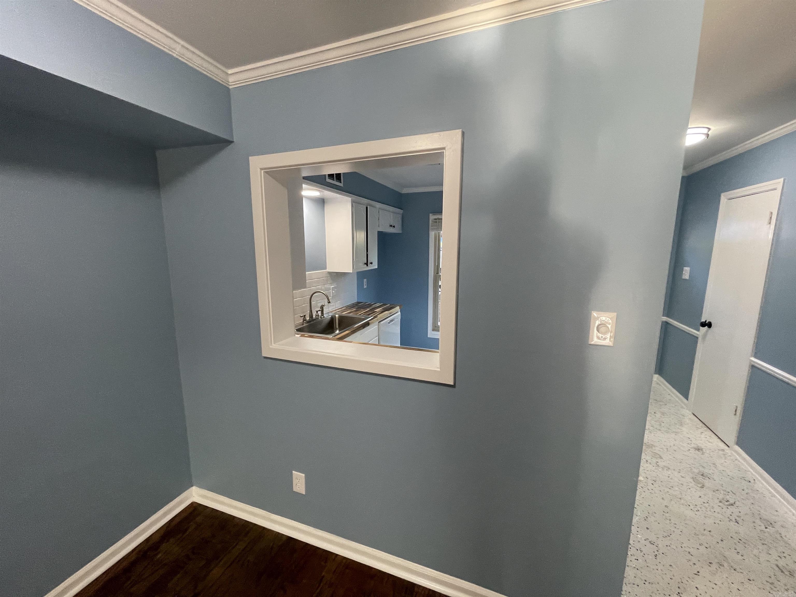 HAMPTON COURT APT HPR - Residential